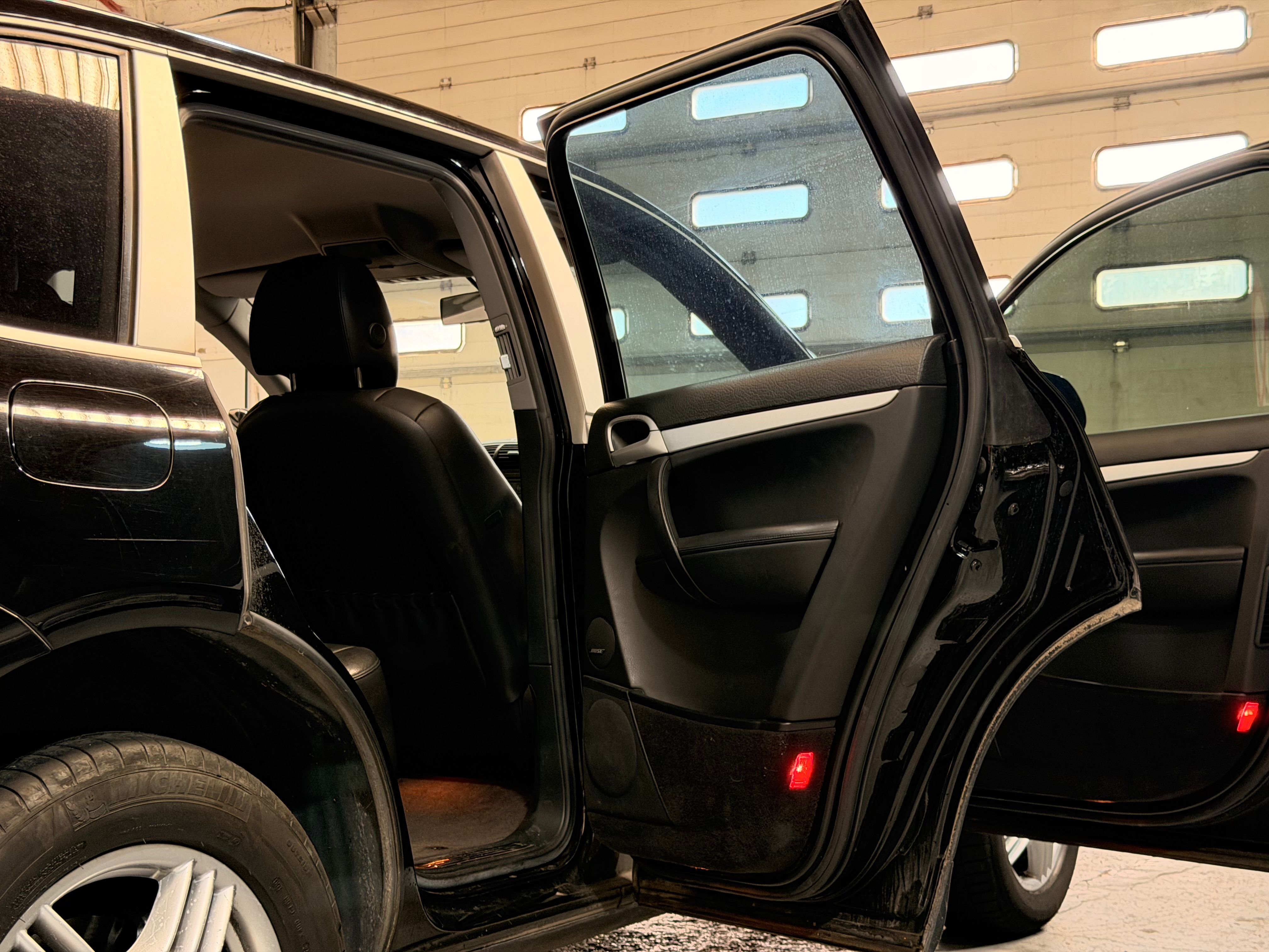 Porsche Cayenne S 2005 — sieges (27)