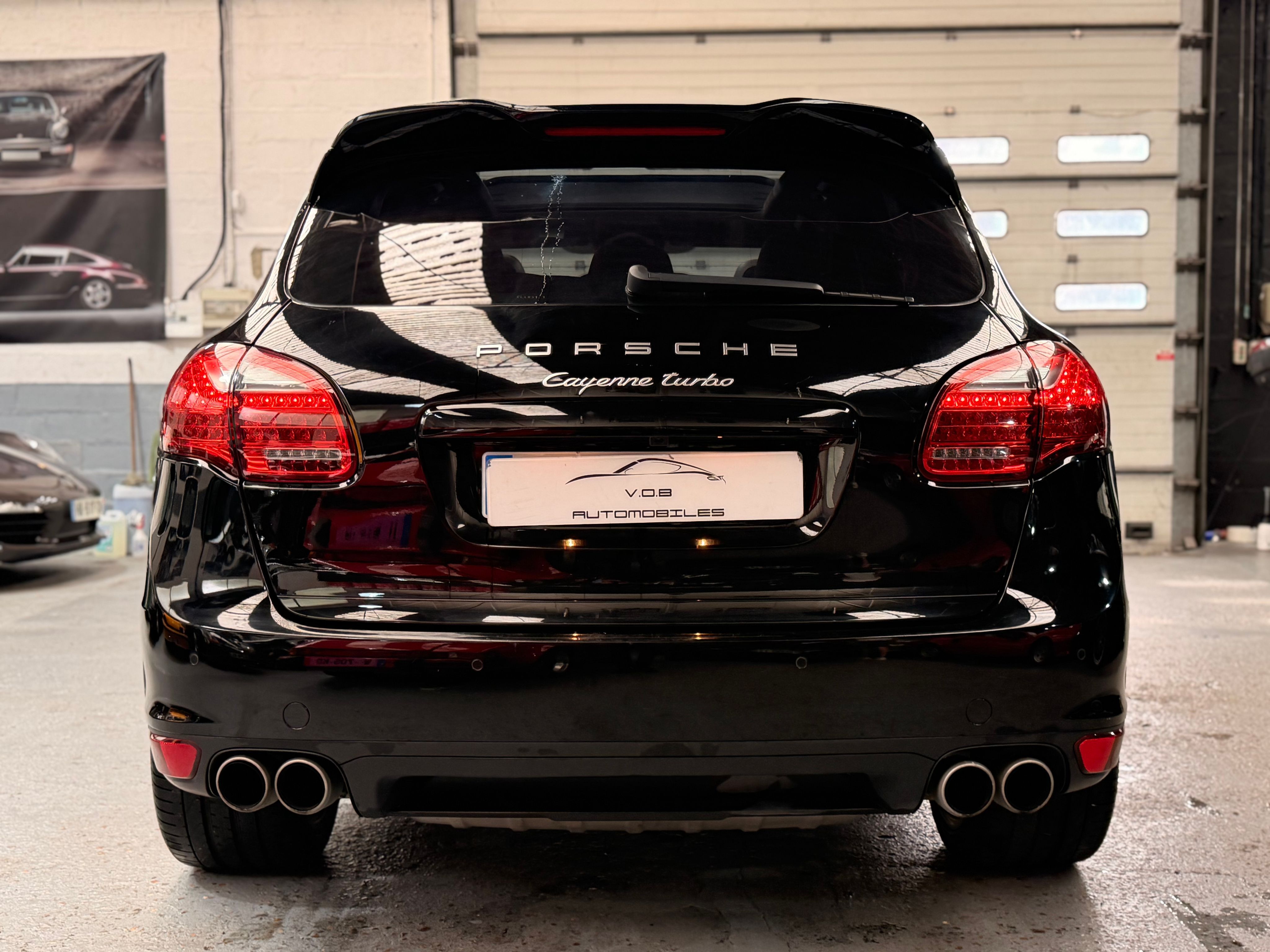 Porsche Cayenne II Turbo 4.8 500cv PDK Full options 2011 — vue arriere (11)