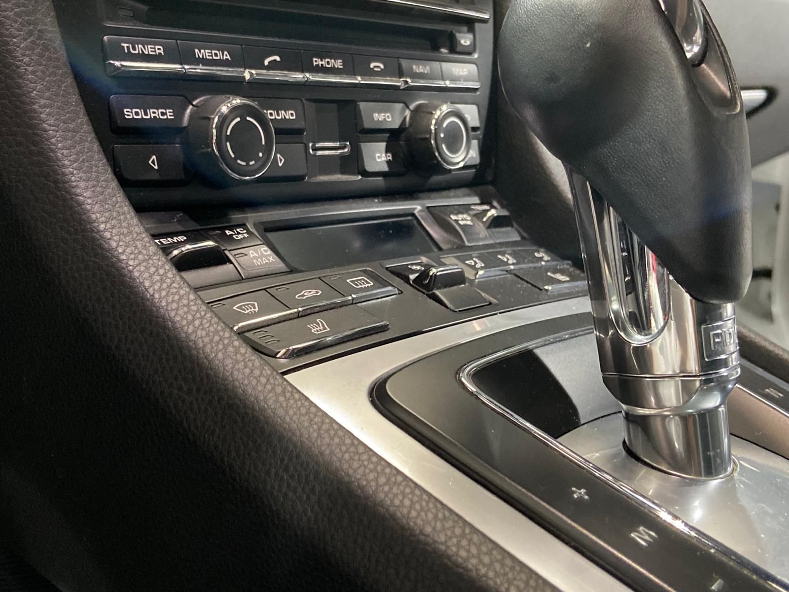 Porsche 981 Cayman 2.7 275cv PDK 52000 km 2016 — photo (37)