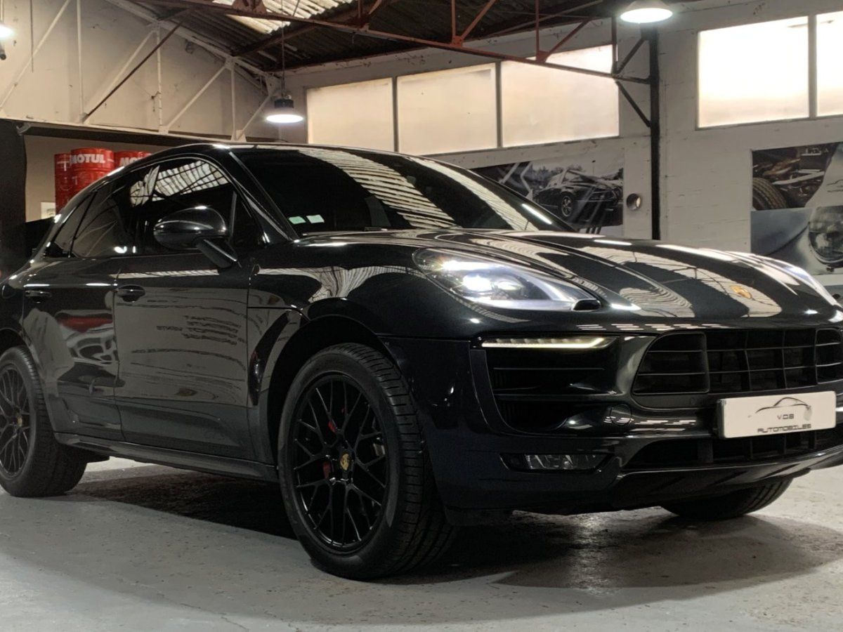 Porsche Macan GTS 2017 — vue avant trois-quarts (1)