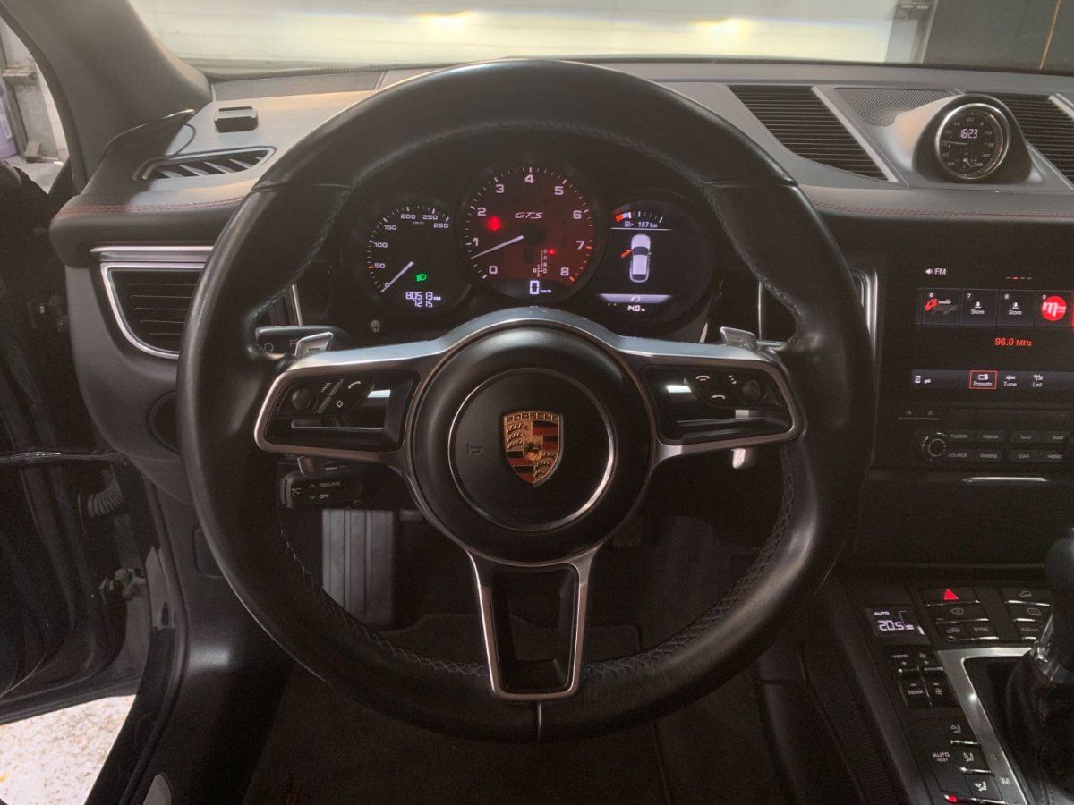 Porsche Macan GTS 2017 — detail interieur (32)