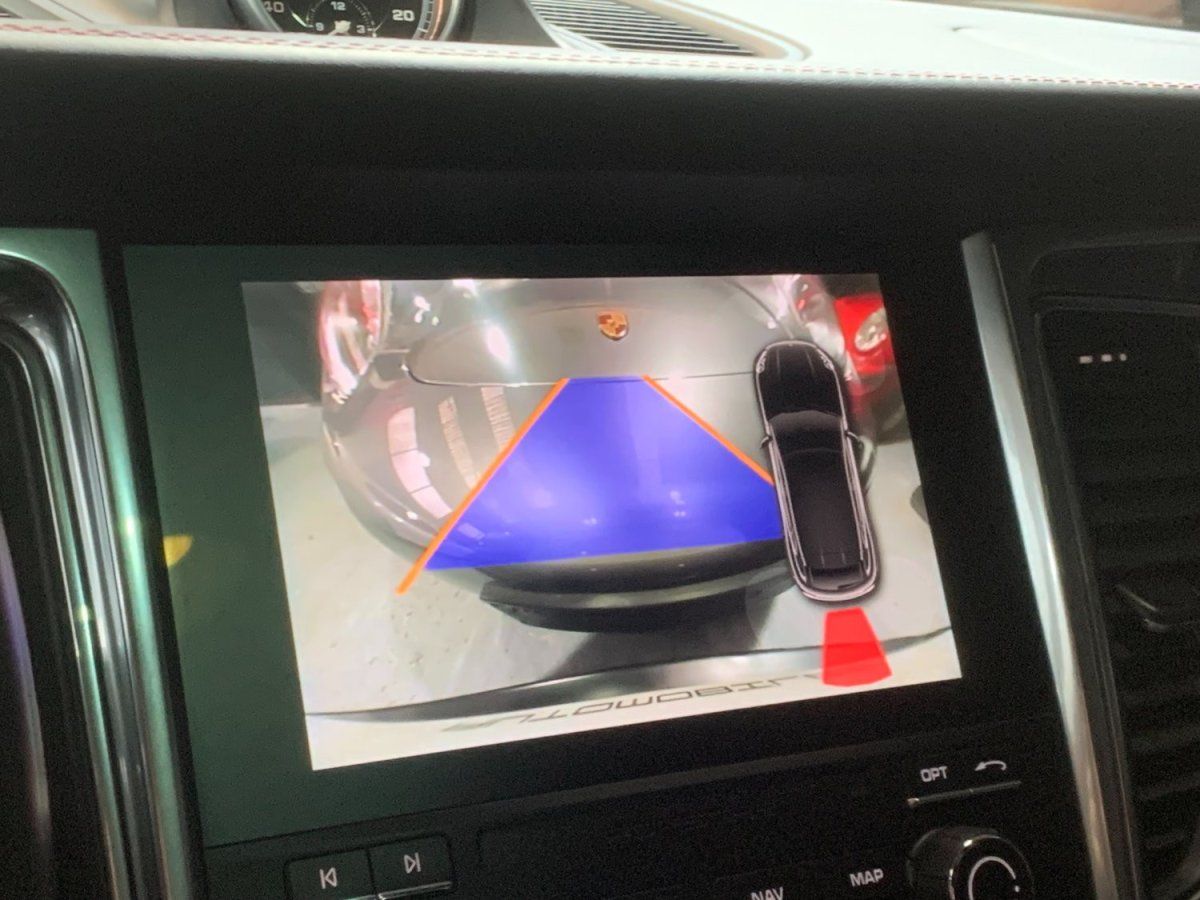 Porsche Macan GTS 2017 — detail interieur (39)