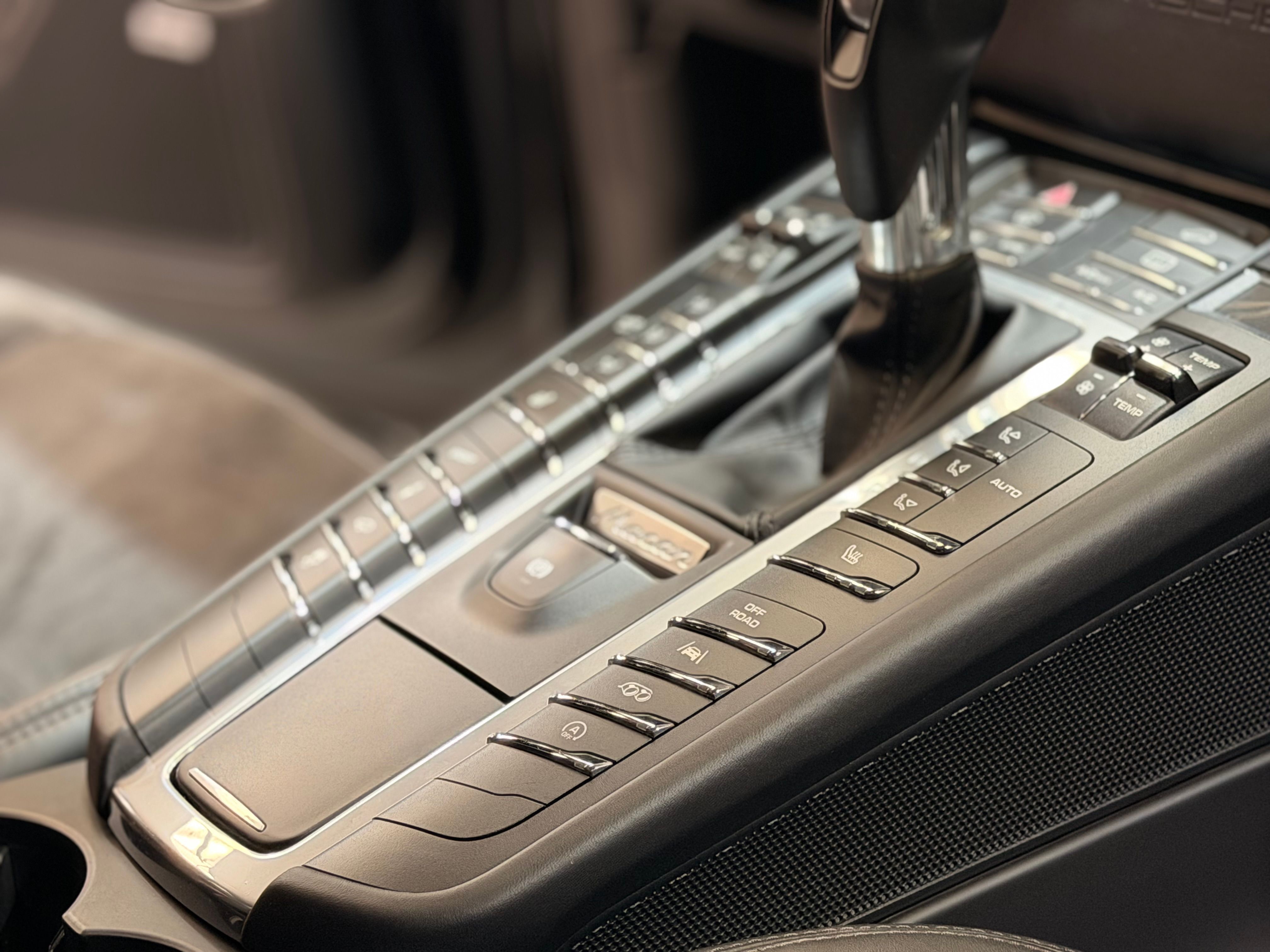 Porsche Macan GTS 3.6 360CV PDK 2017 2016 — detail (38)