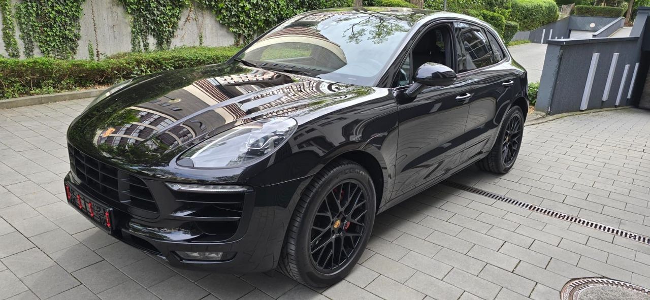 Porsche Macan GTS 3.6 360CV PDK 2018 2018 — vue avant trois-quarts (1)