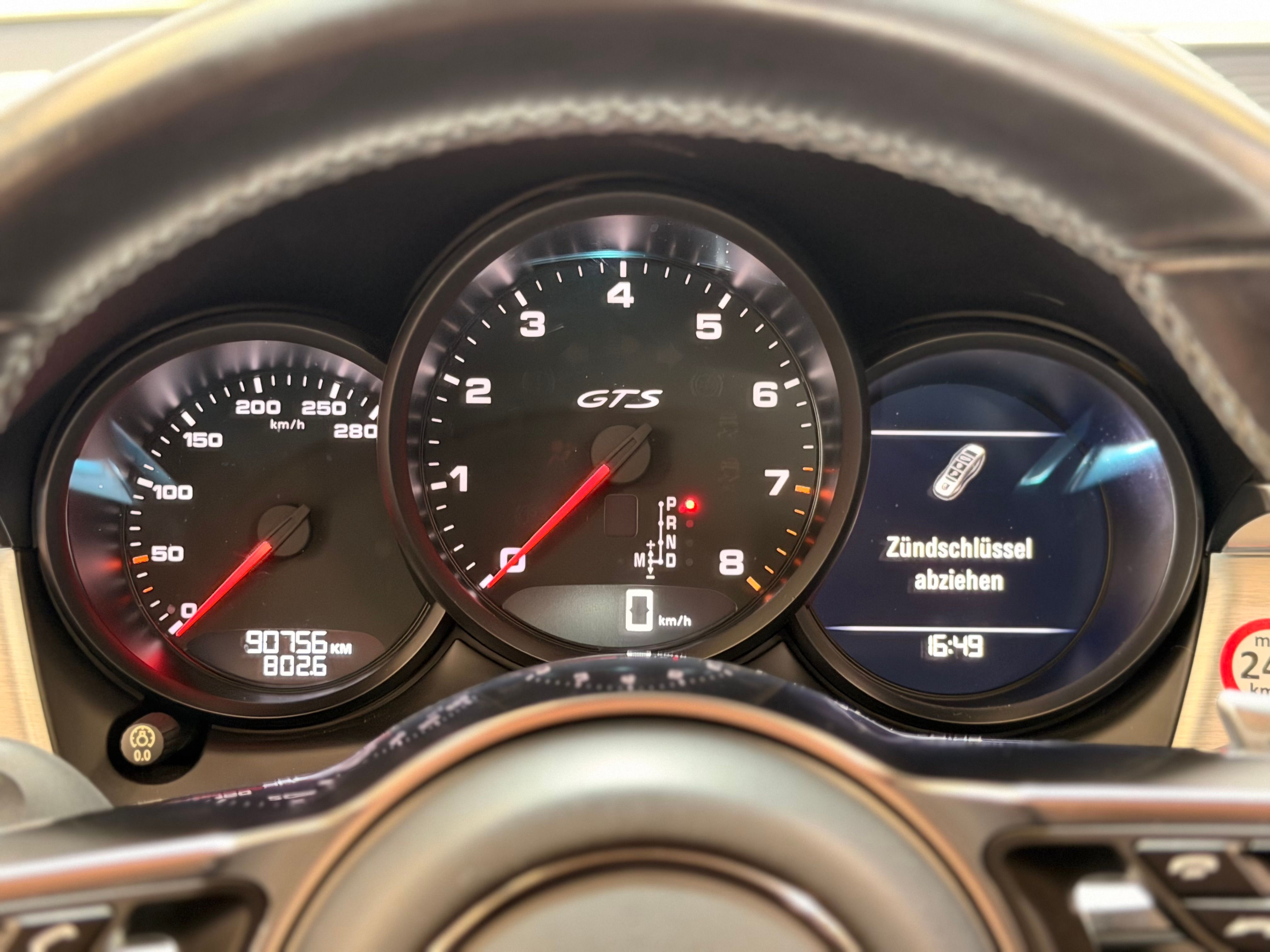 Porsche Macan GTS 3.6 360CV PDK 2017 2016 — tableau de bord (15)