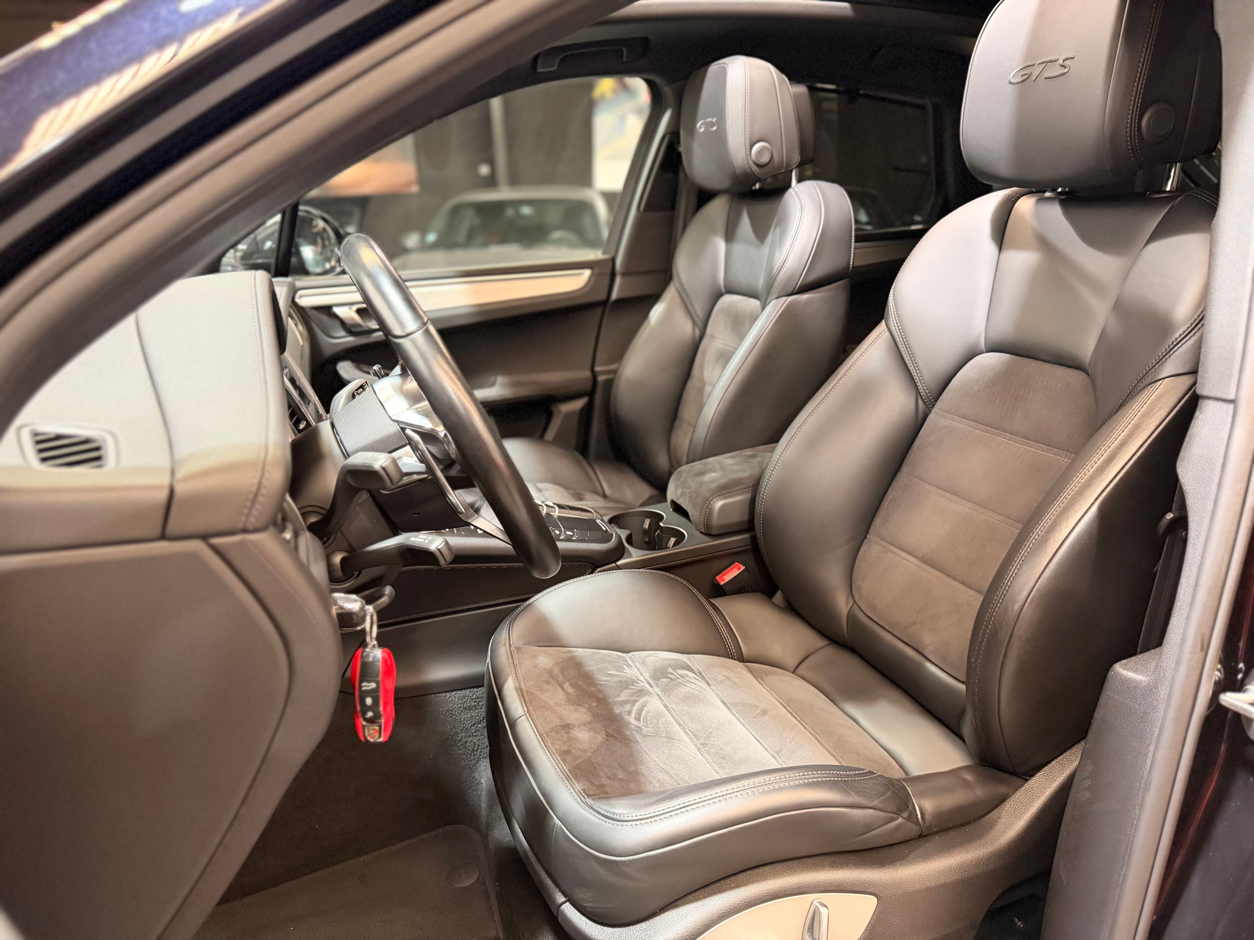 Porsche Macan GTS 3.6 360CV PDK 2017 2016 — sieges (20)