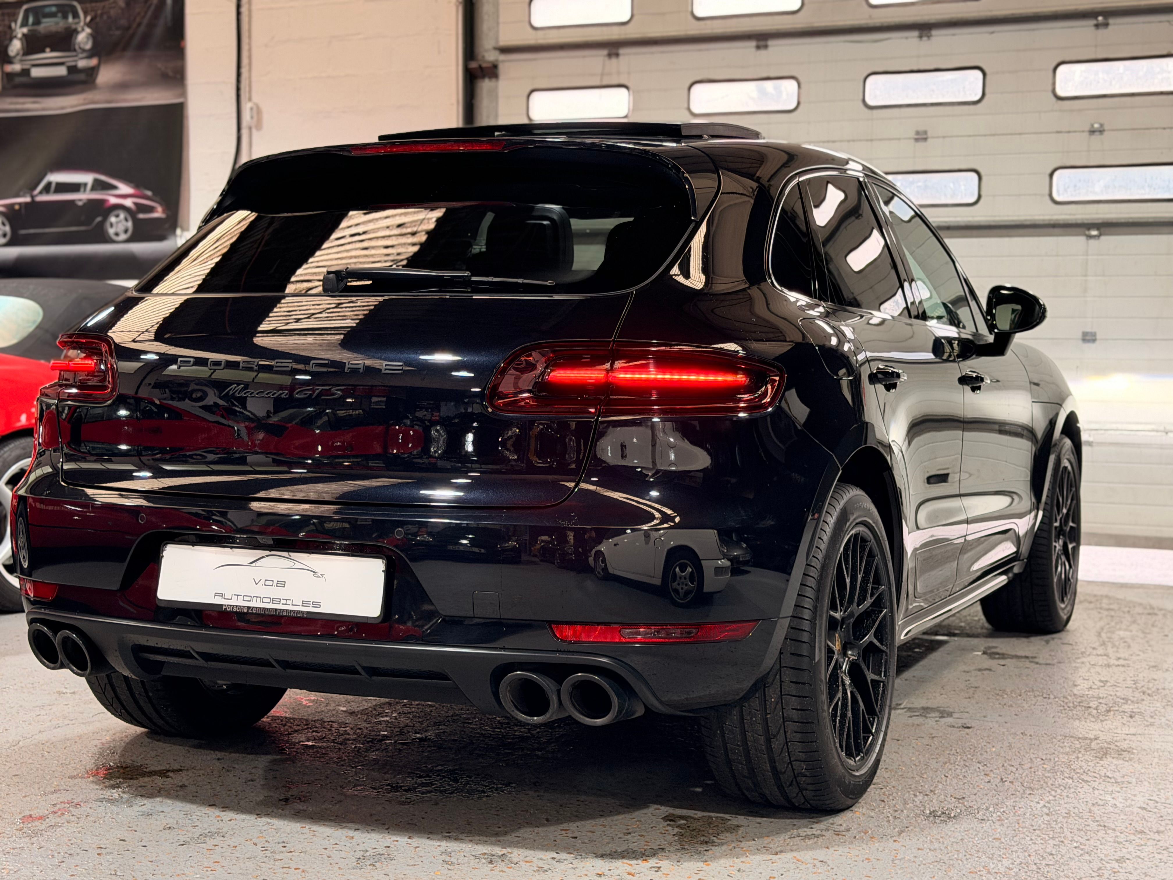 Porsche Macan GTS 3.6 360CV PDK 2017 2016 — vue arriere trois-quarts (9)