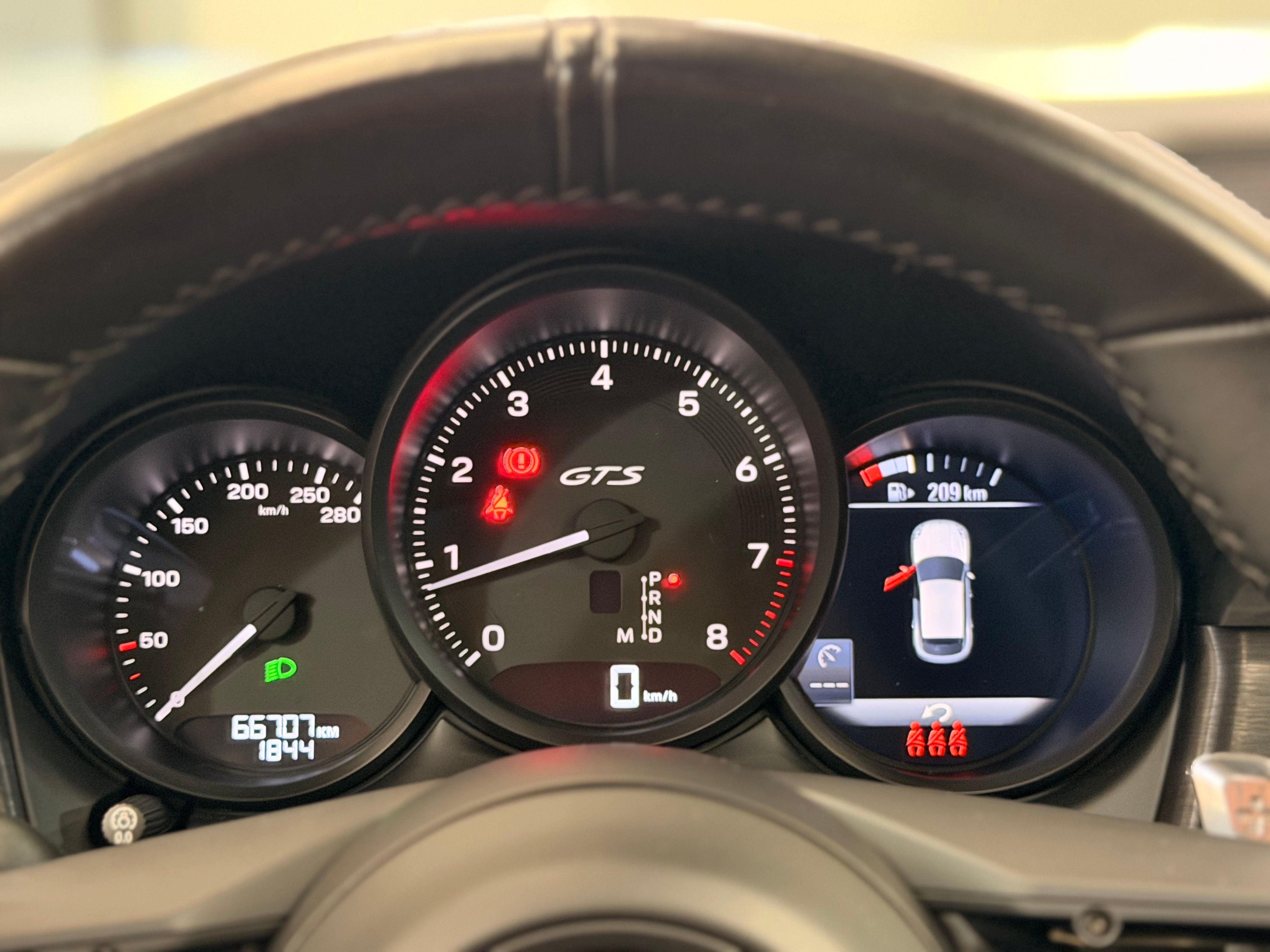 Porsche Macan GTS PDK 2.9 380cv  2022 66000 km France 2022 — detail (42)