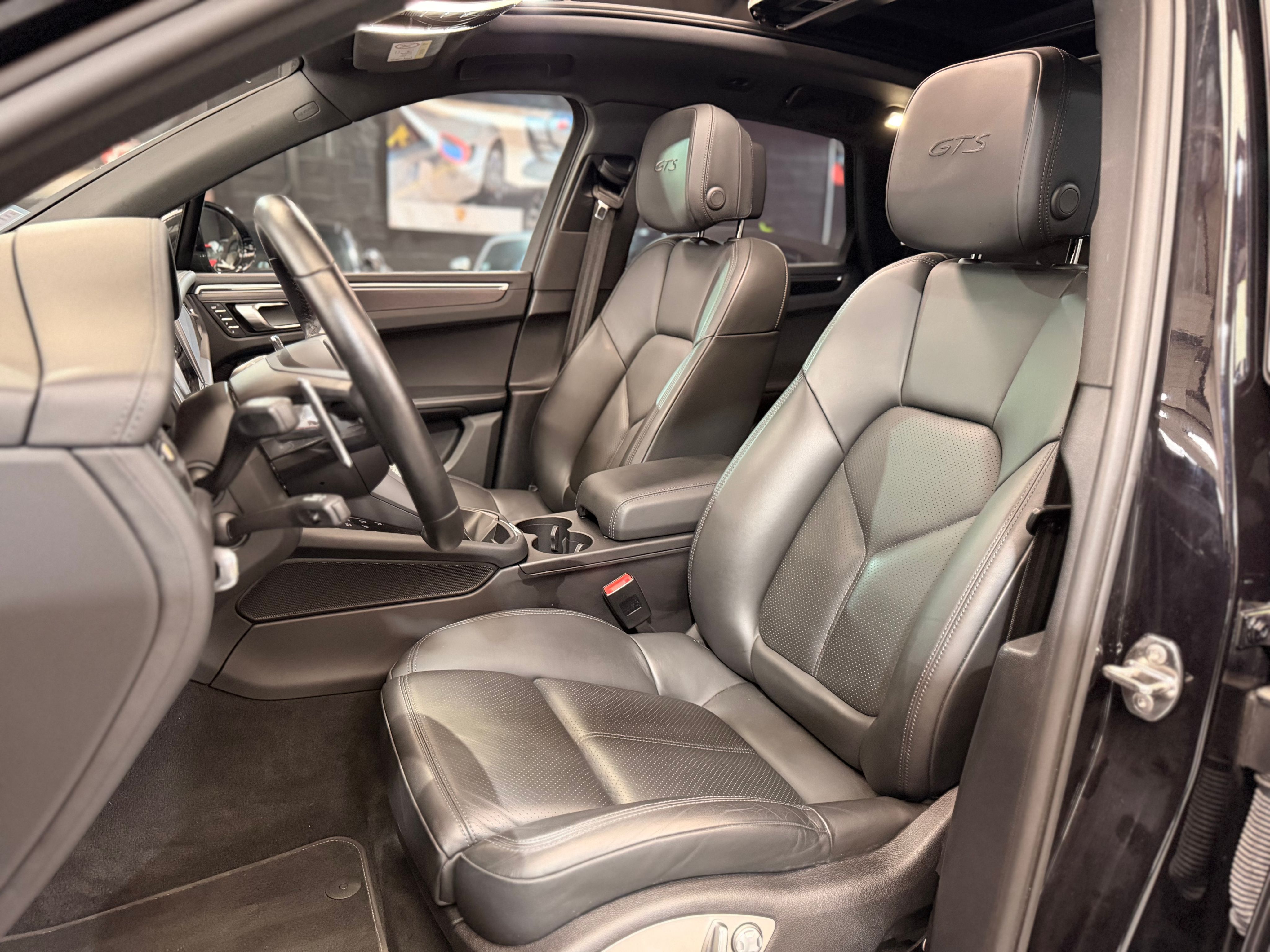 Porsche Macan GTS PDK 2.9 380cv  2022 66000 km France 2022 — sieges (23)