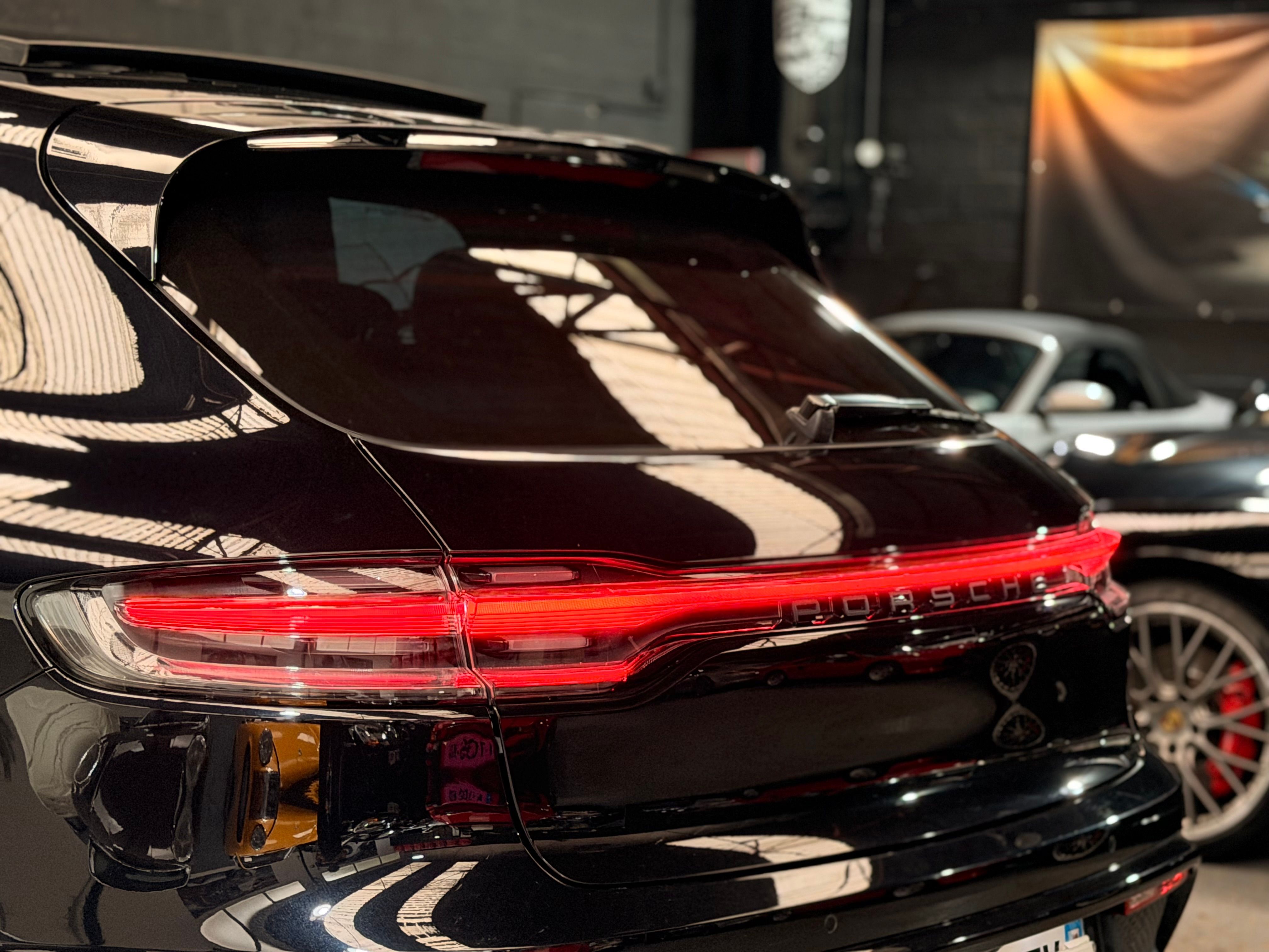 Porsche Macan GTS PDK 2.9 380cv  2022 66000 km France 2022 — vue arriere trois-quarts (13)