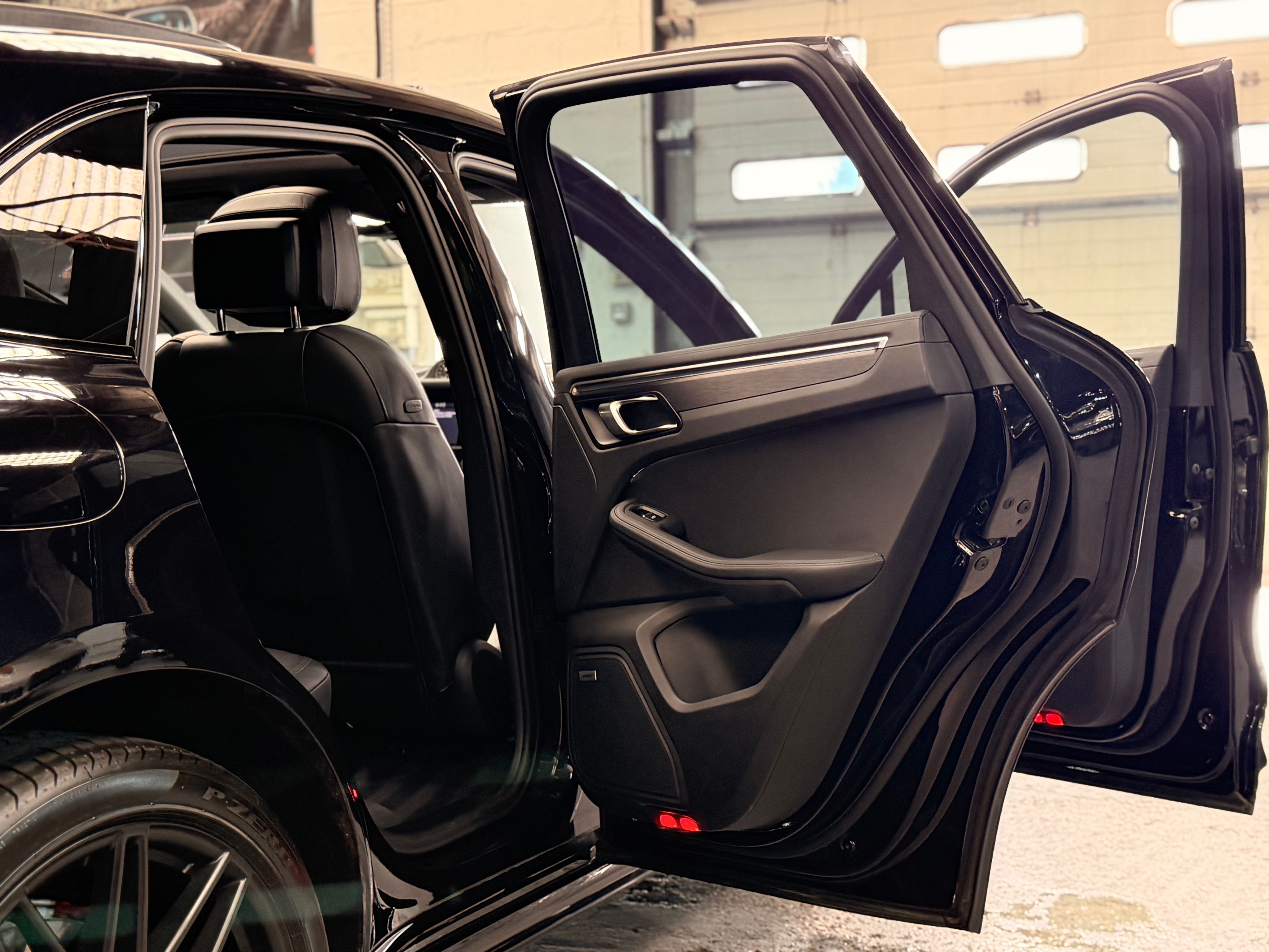 Porsche Macan GTS PDK 2.9 380cv  2022 66000 km France 2022 — profil lateral (9)