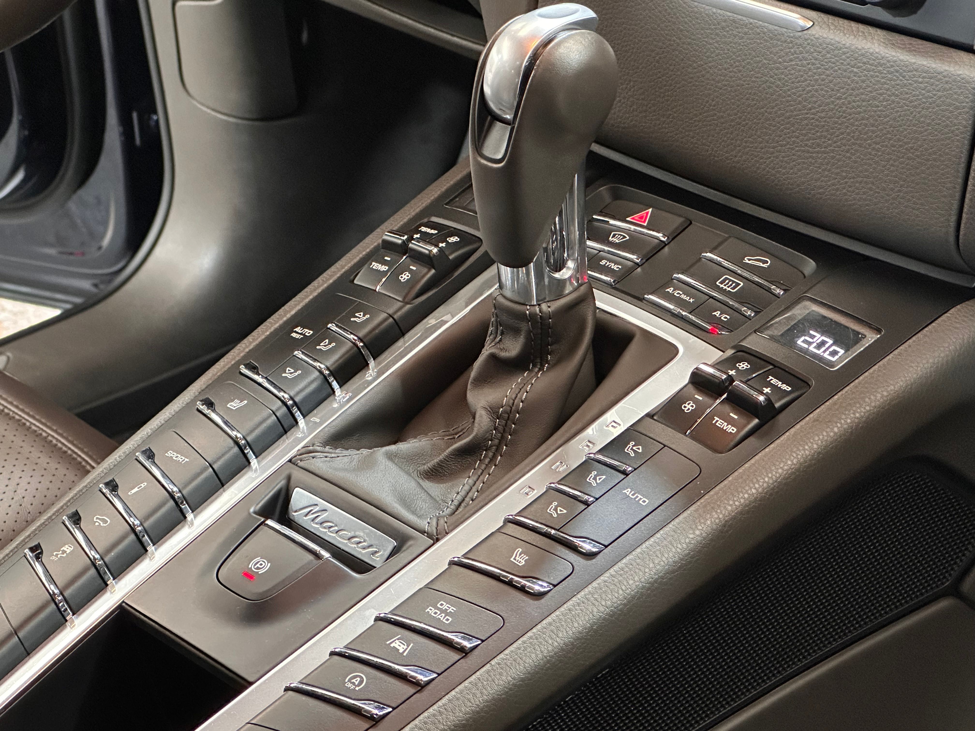 Porsche Macan S 2016 — detail (38)