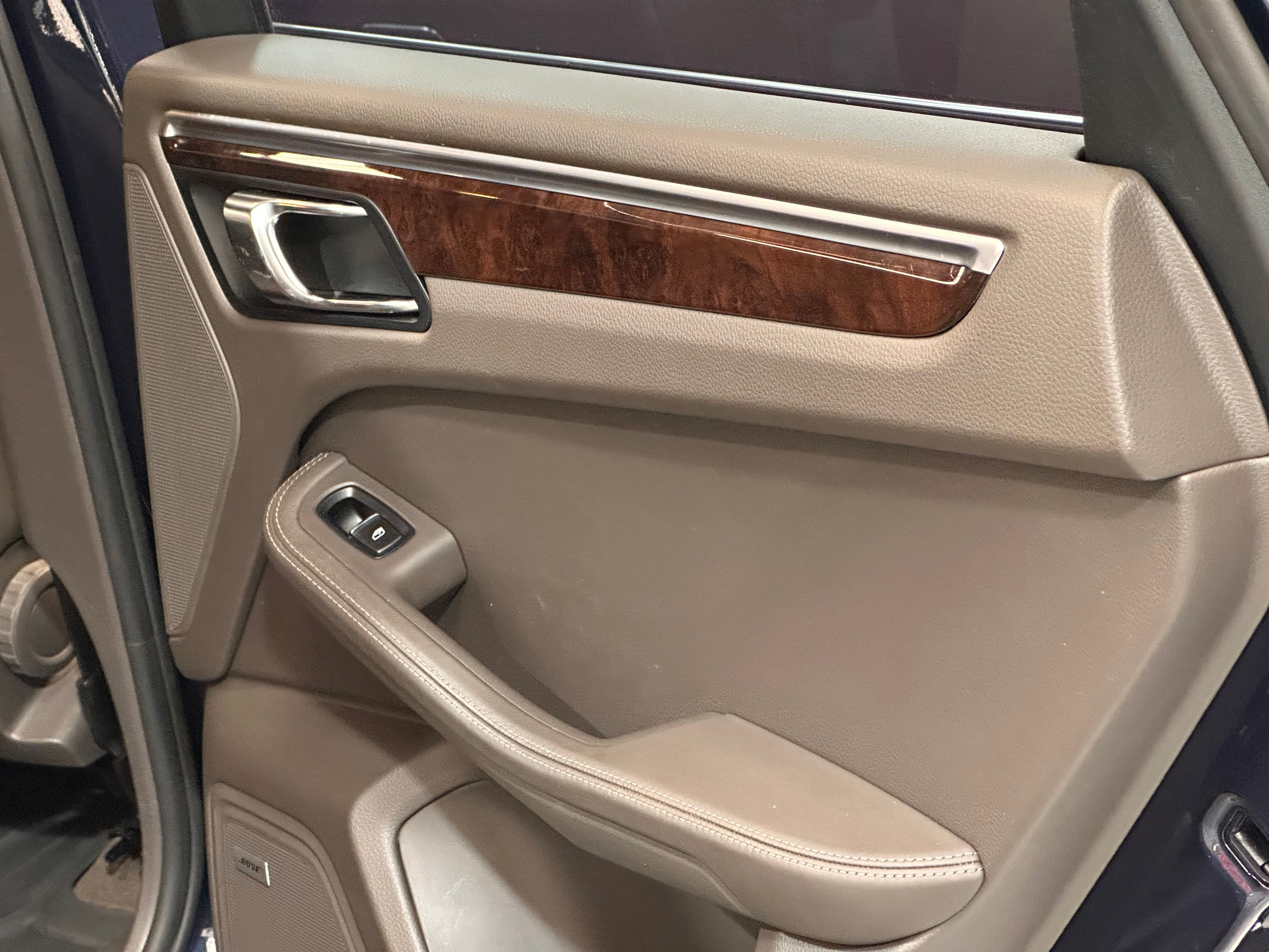Porsche Macan S 2016 — detail (50)