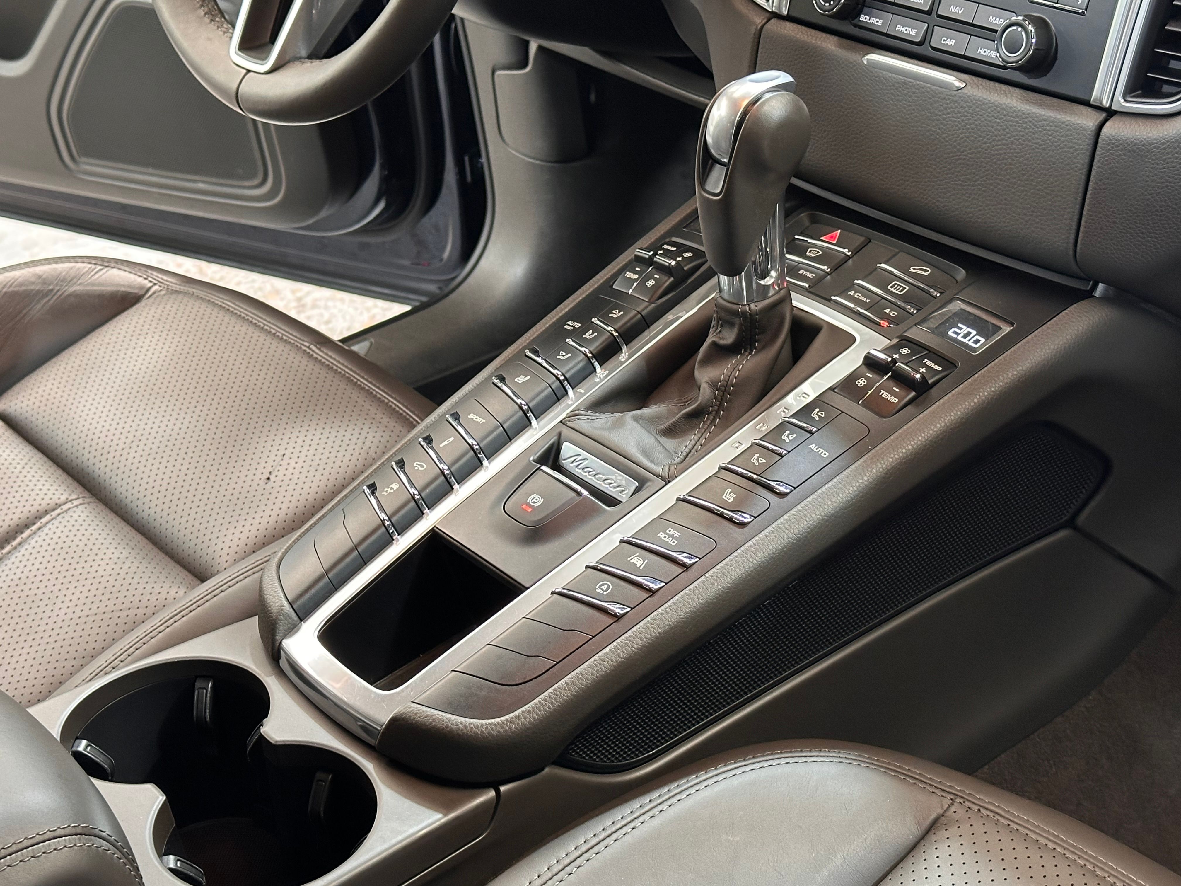 Porsche Macan S 2016 — detail (37)