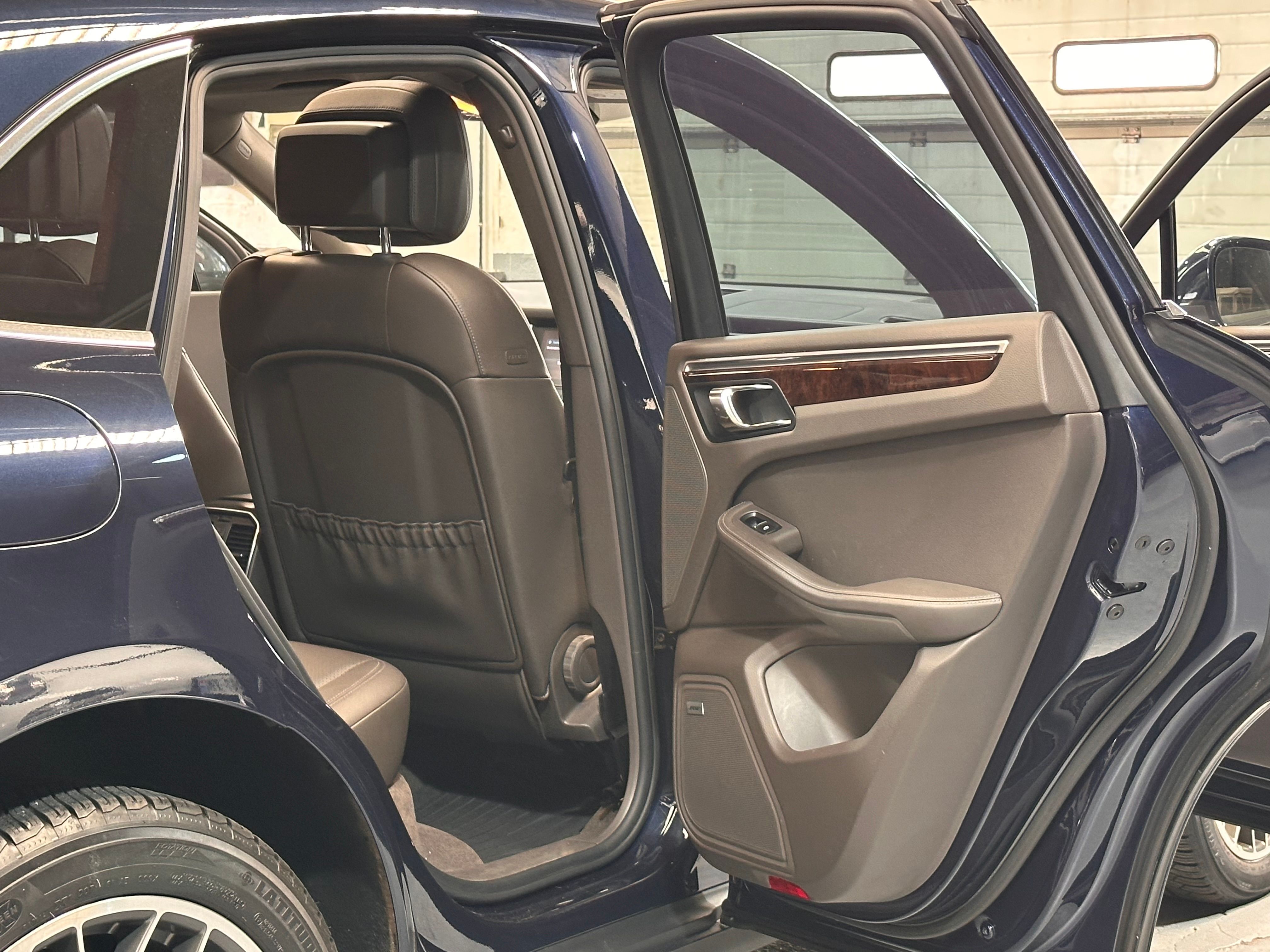 Porsche Macan S 2016 — places arriere (31)