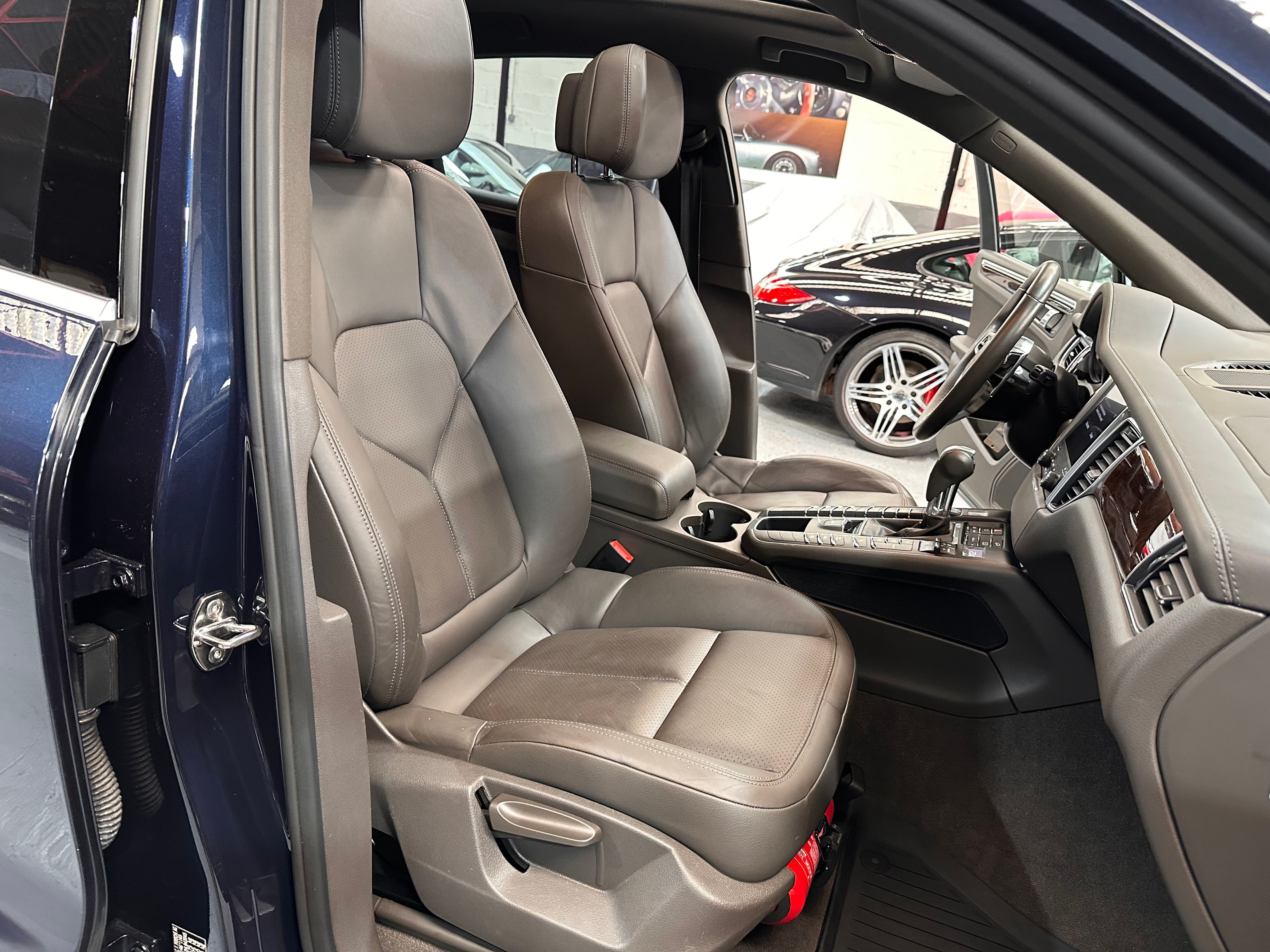 Porsche Macan S 2016 — sieges (22)