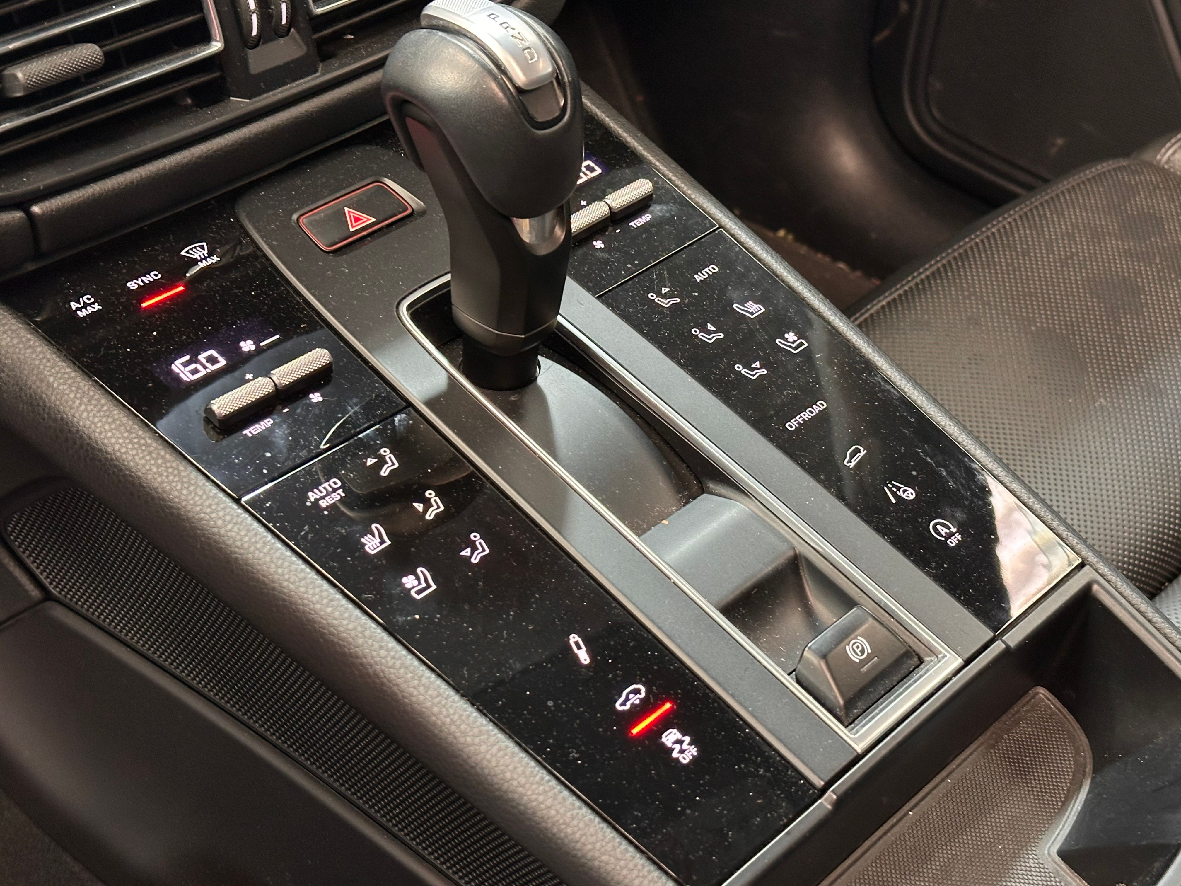 Porsche Macan S 2021 — detail (28)