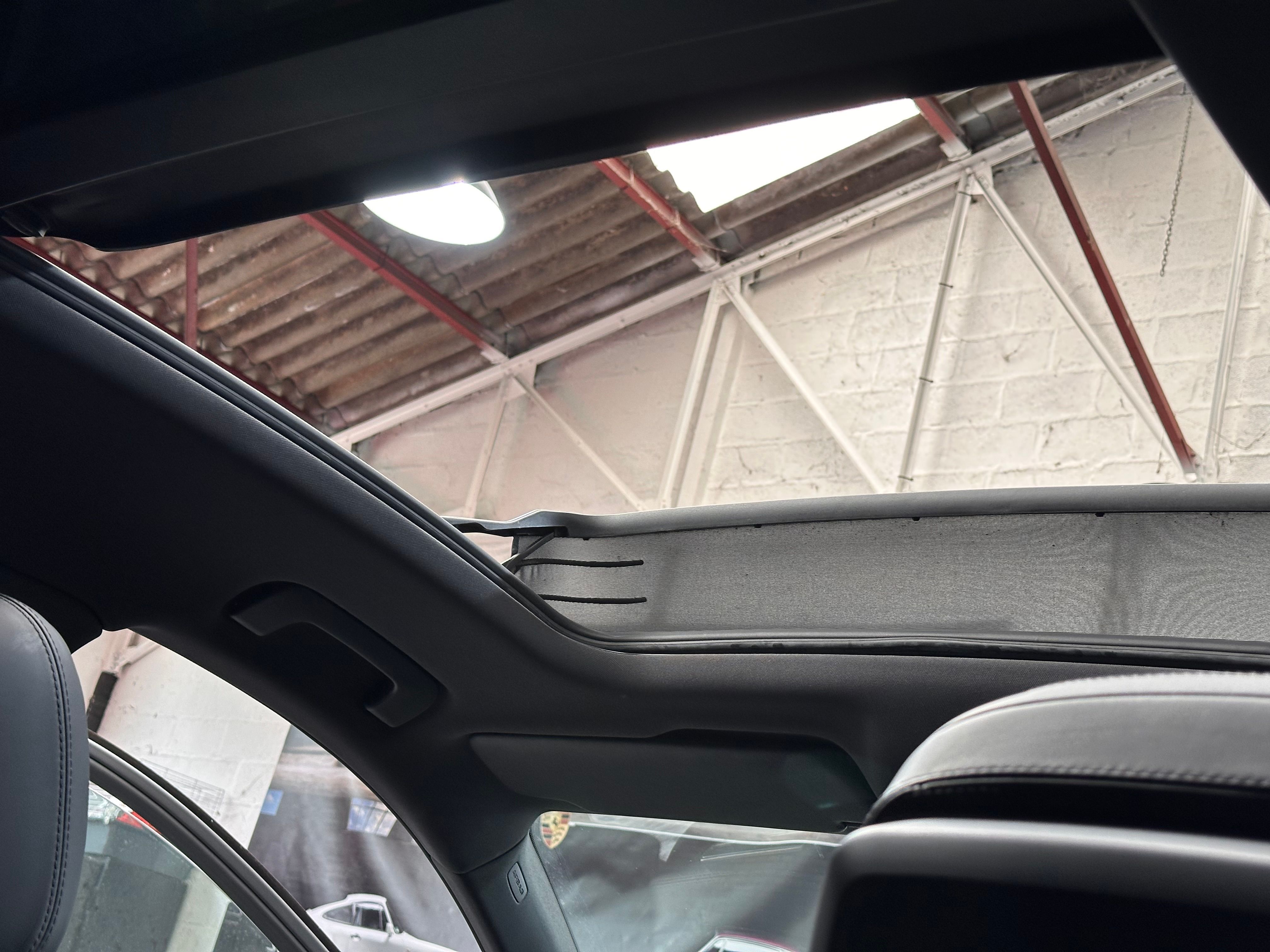 Porsche Macan S 2021 — photo (38)