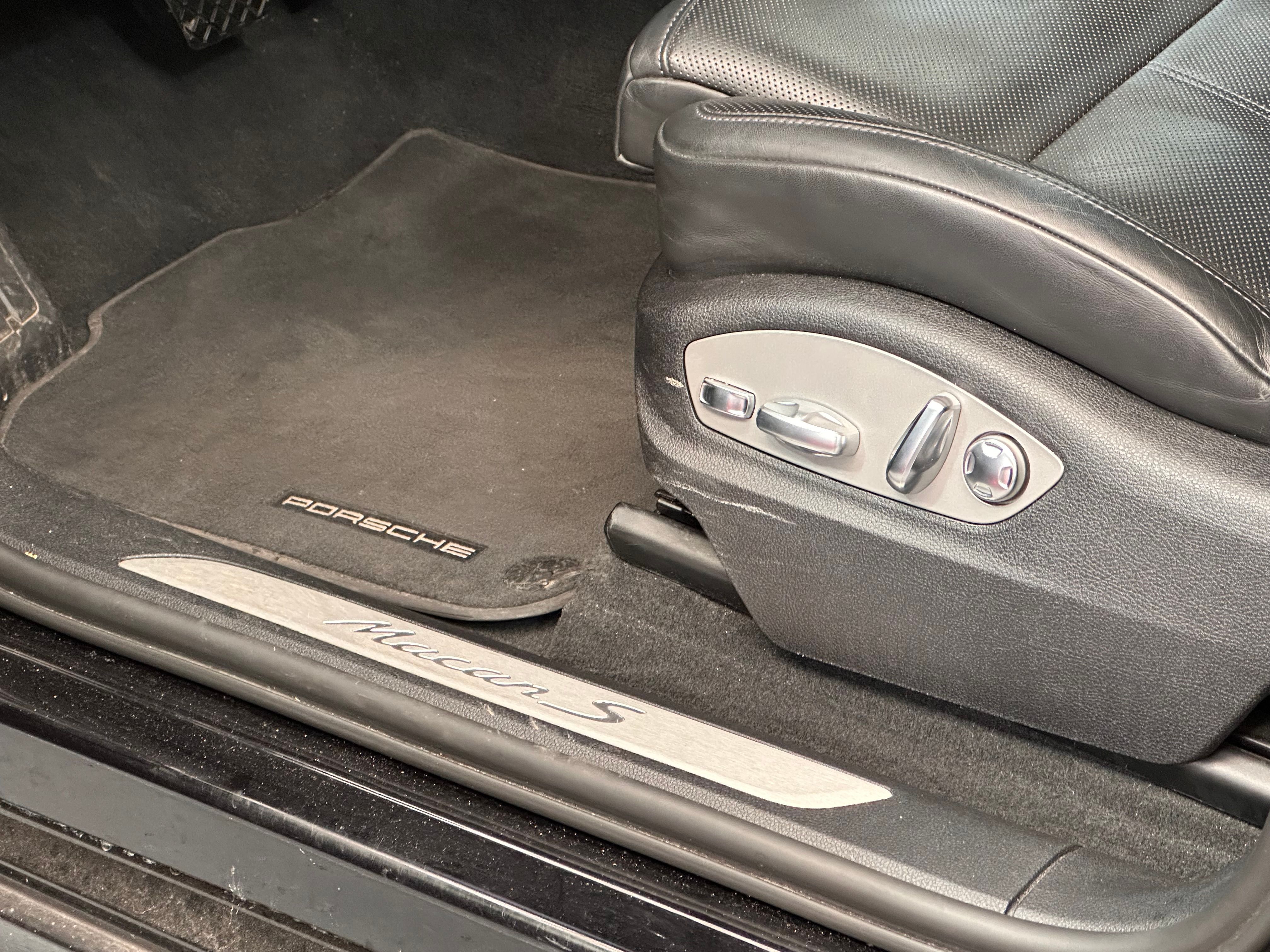 Porsche Macan S 2021 — sieges (24)