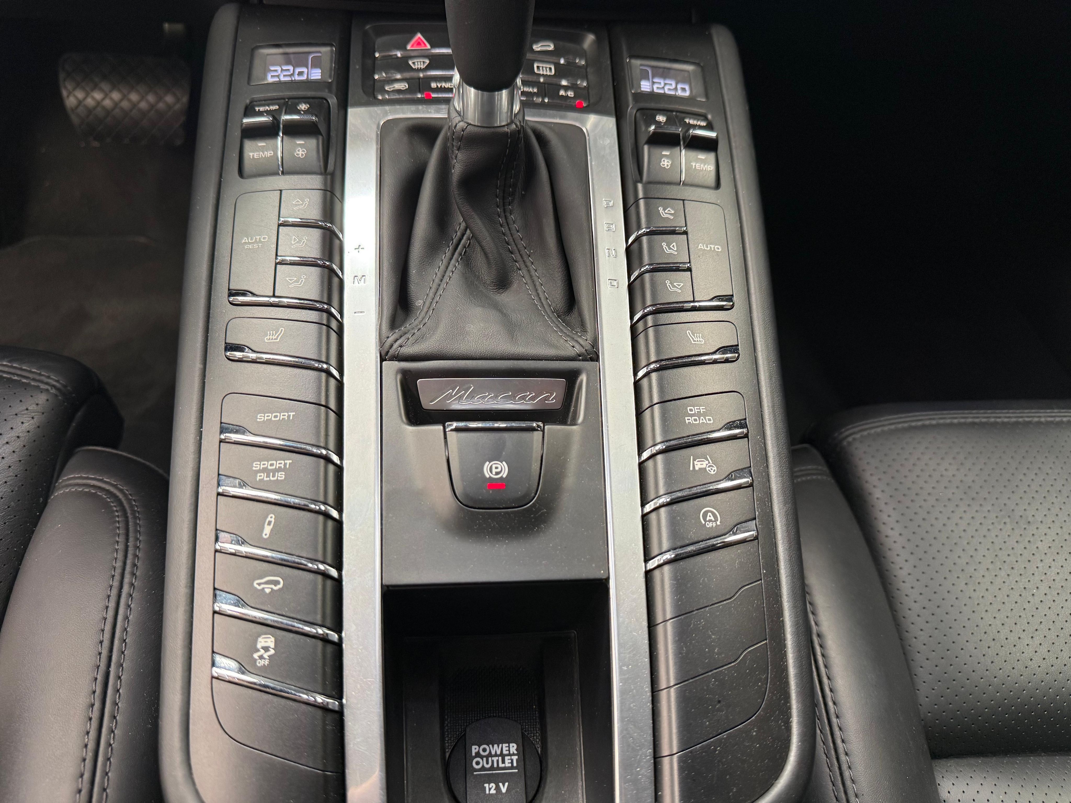 Porsche Macan Turbo 2015 — detail (36)