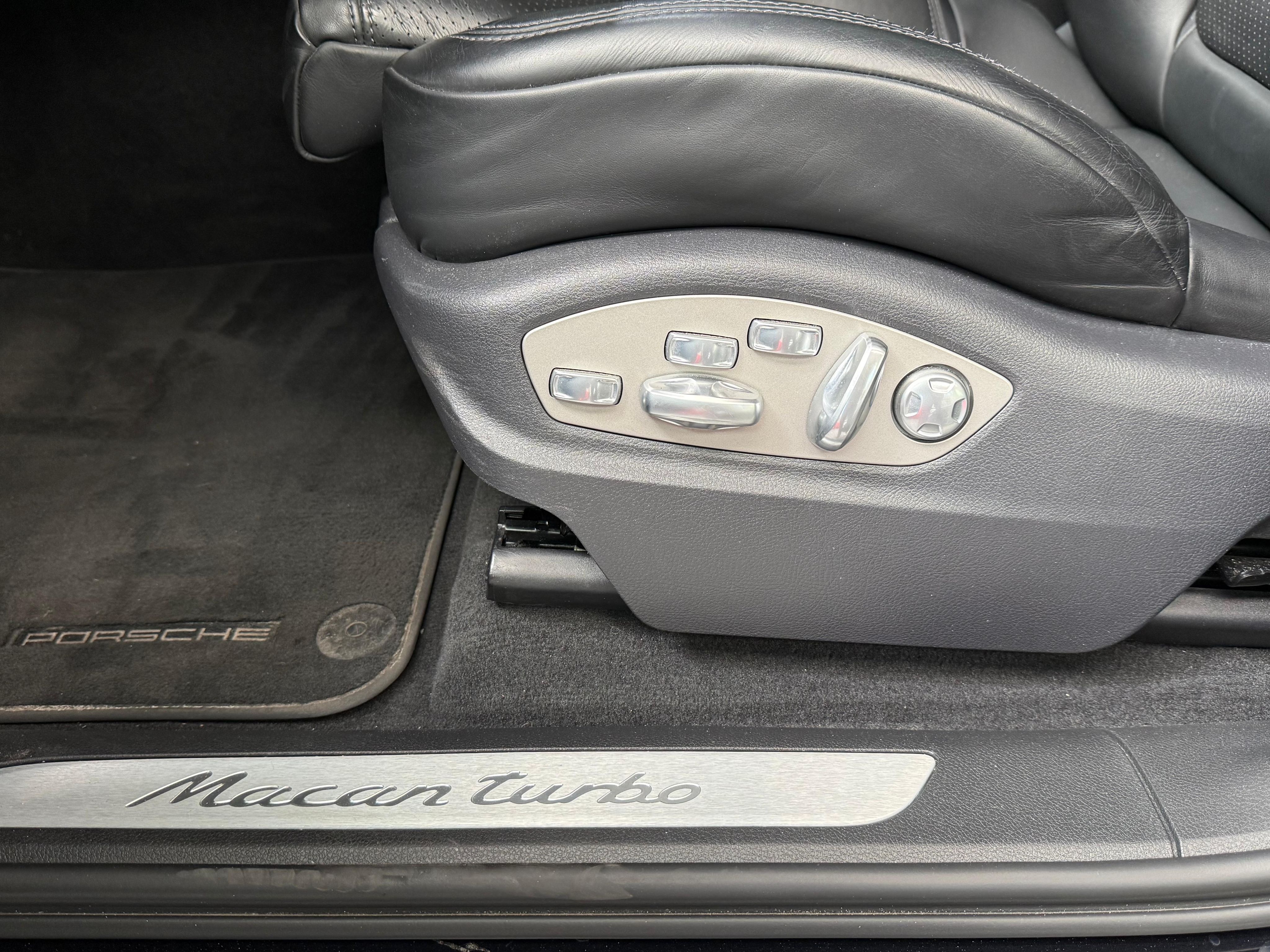 Porsche Macan Turbo 2015 — detail (37)