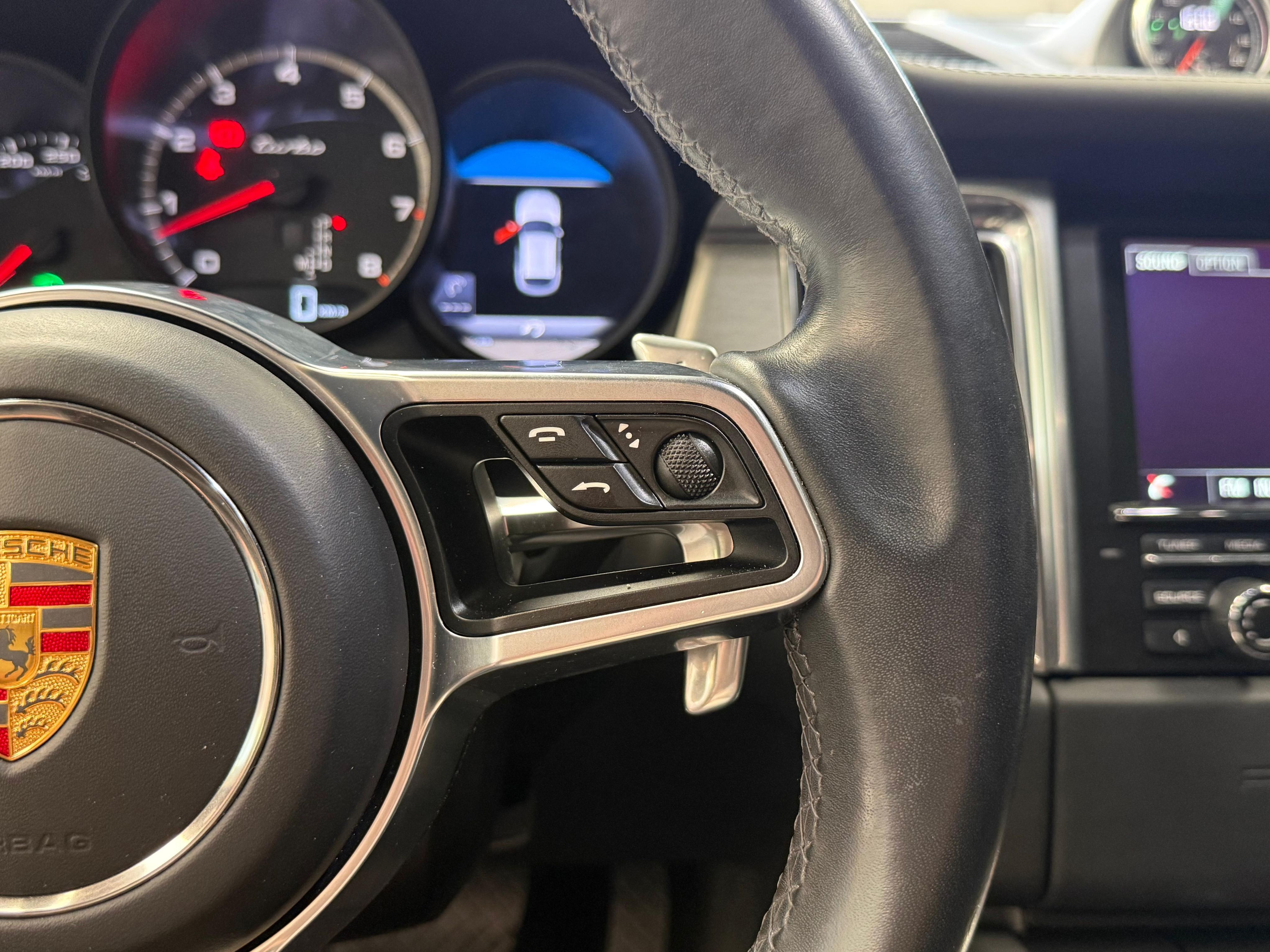 Porsche Macan Turbo 2015 — tableau de bord (18)