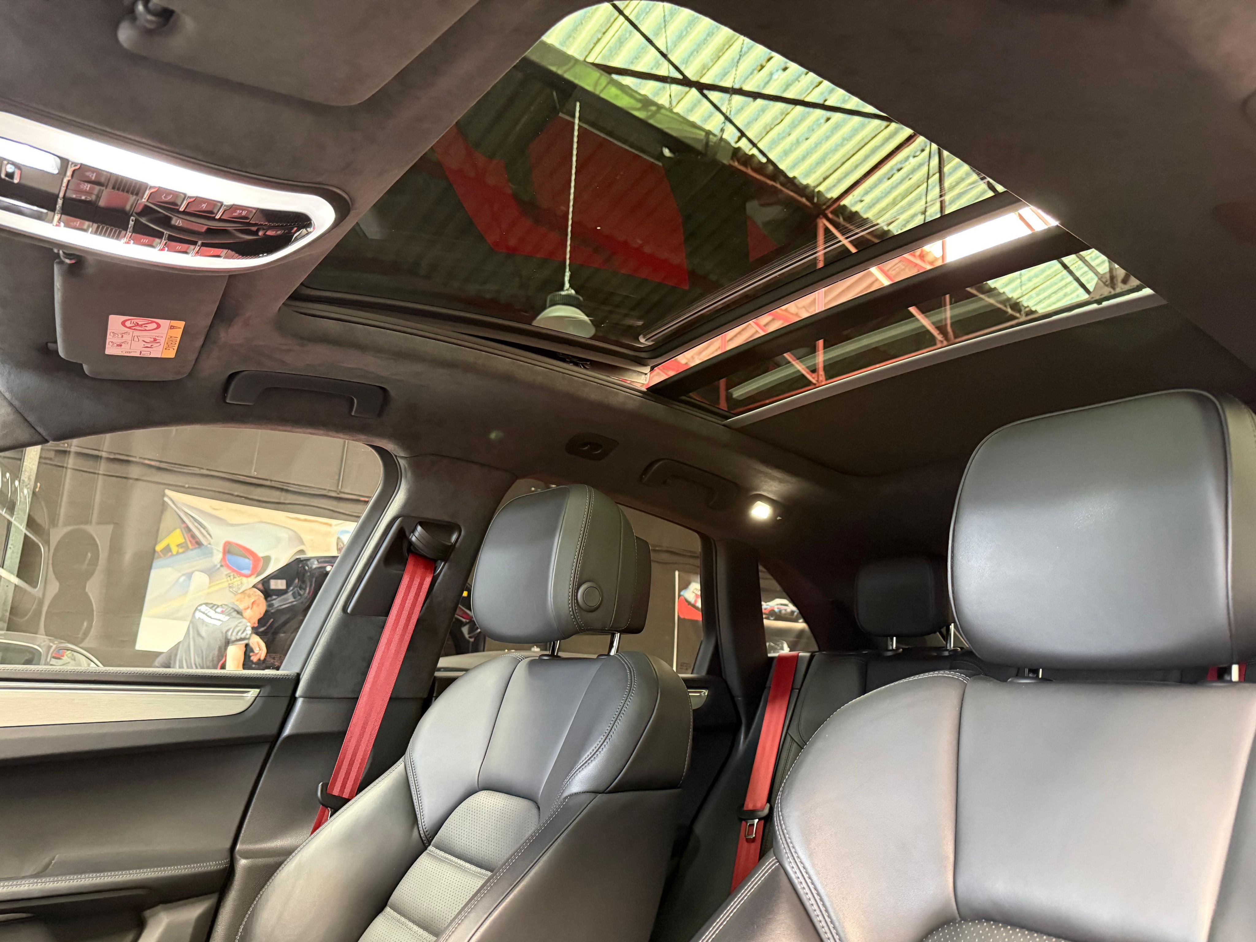 Porsche Macan Turbo 2015 — sieges (23)