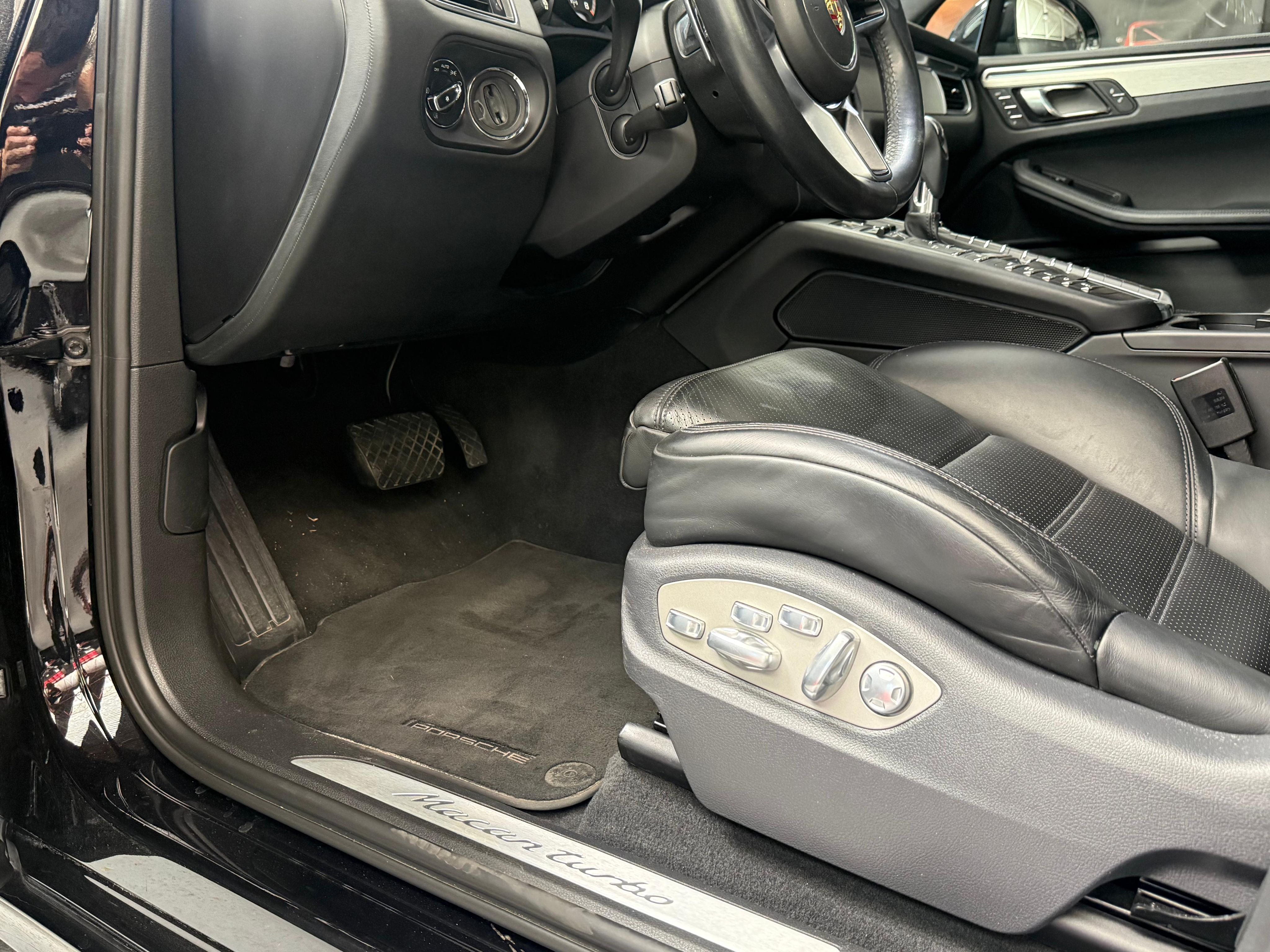 Porsche Macan Turbo 2015 — sieges (19)