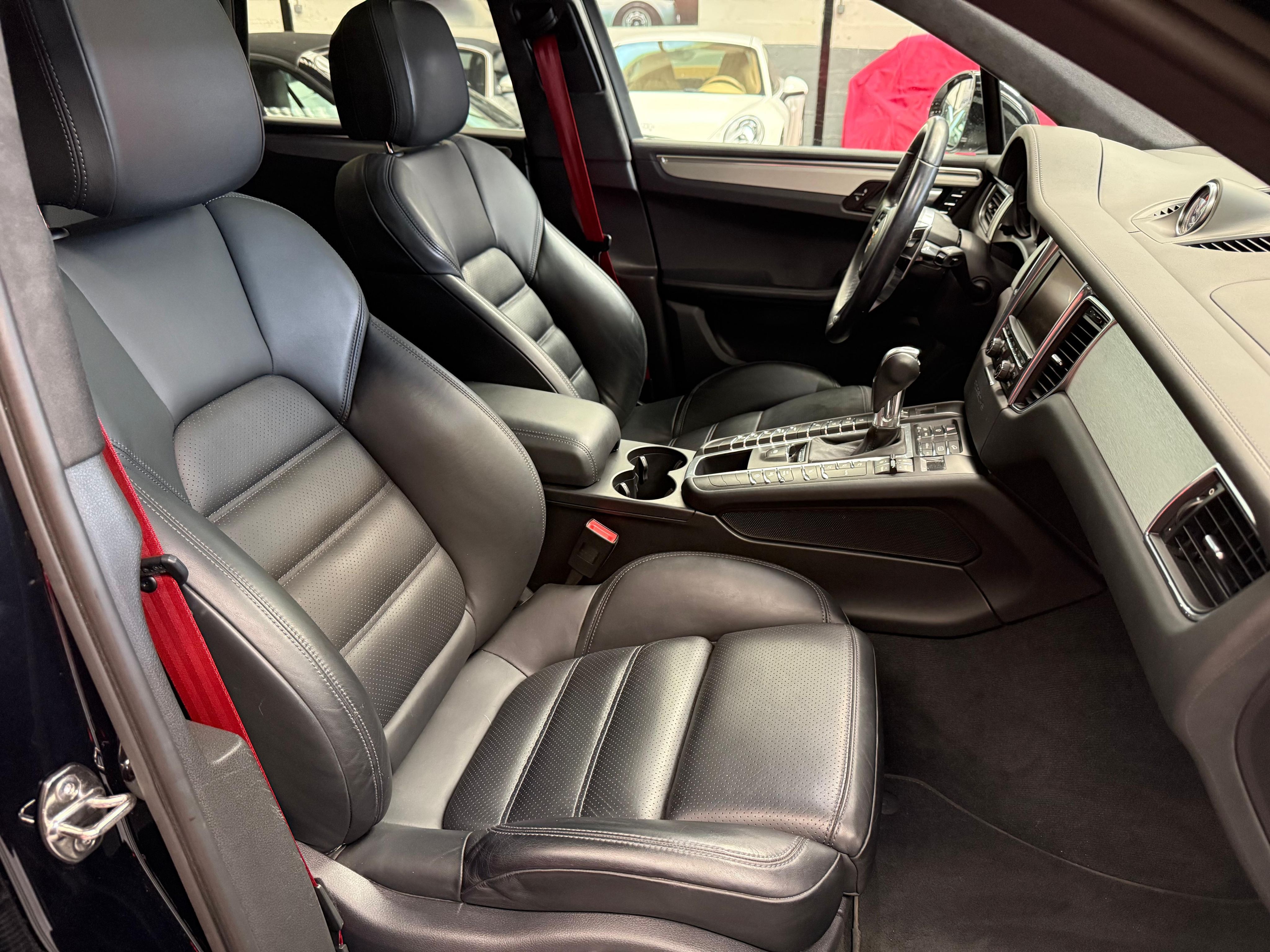 Porsche Macan Turbo 2015 — sieges (20)