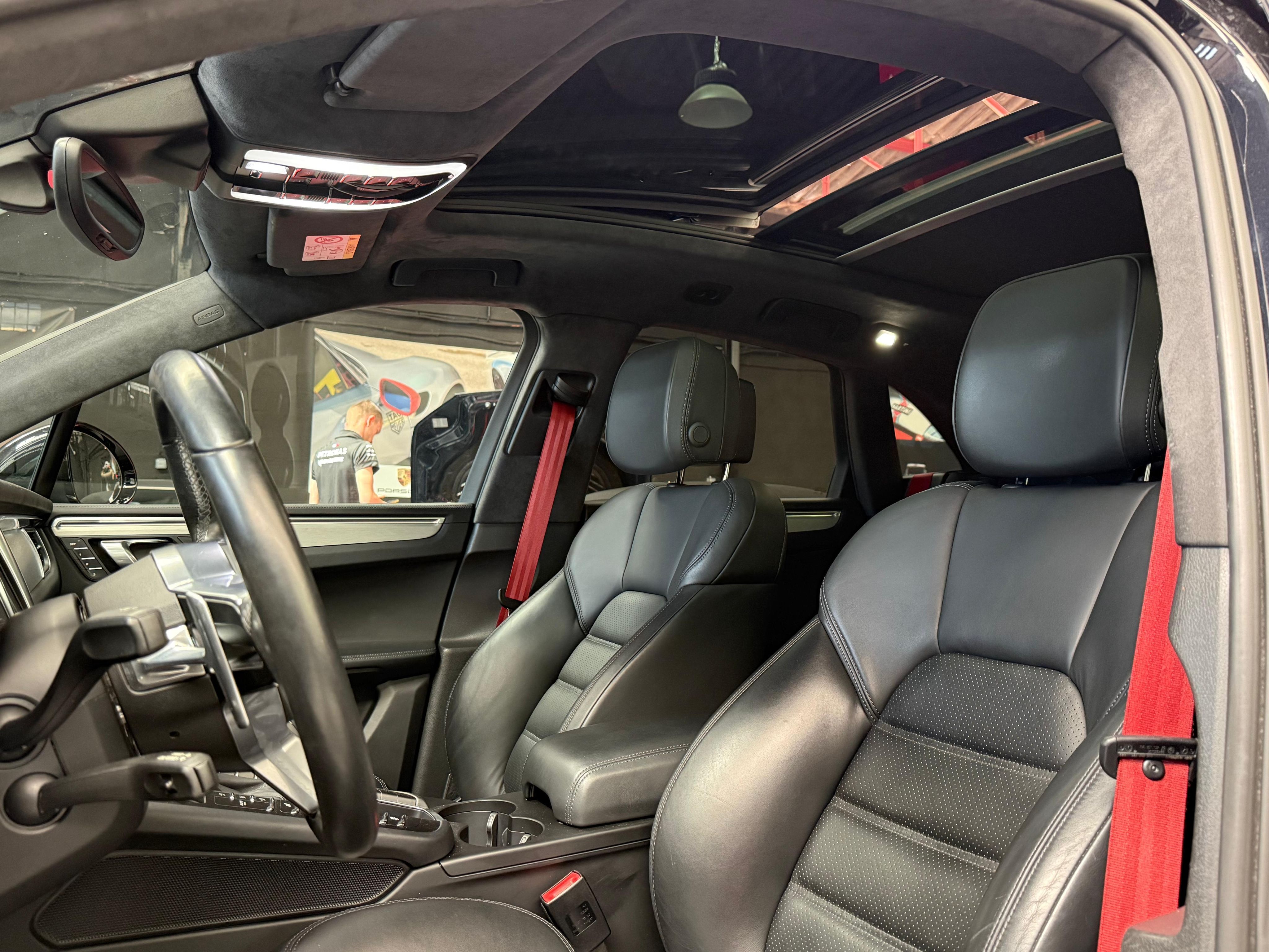 Porsche Macan Turbo 2015 — sieges (21)