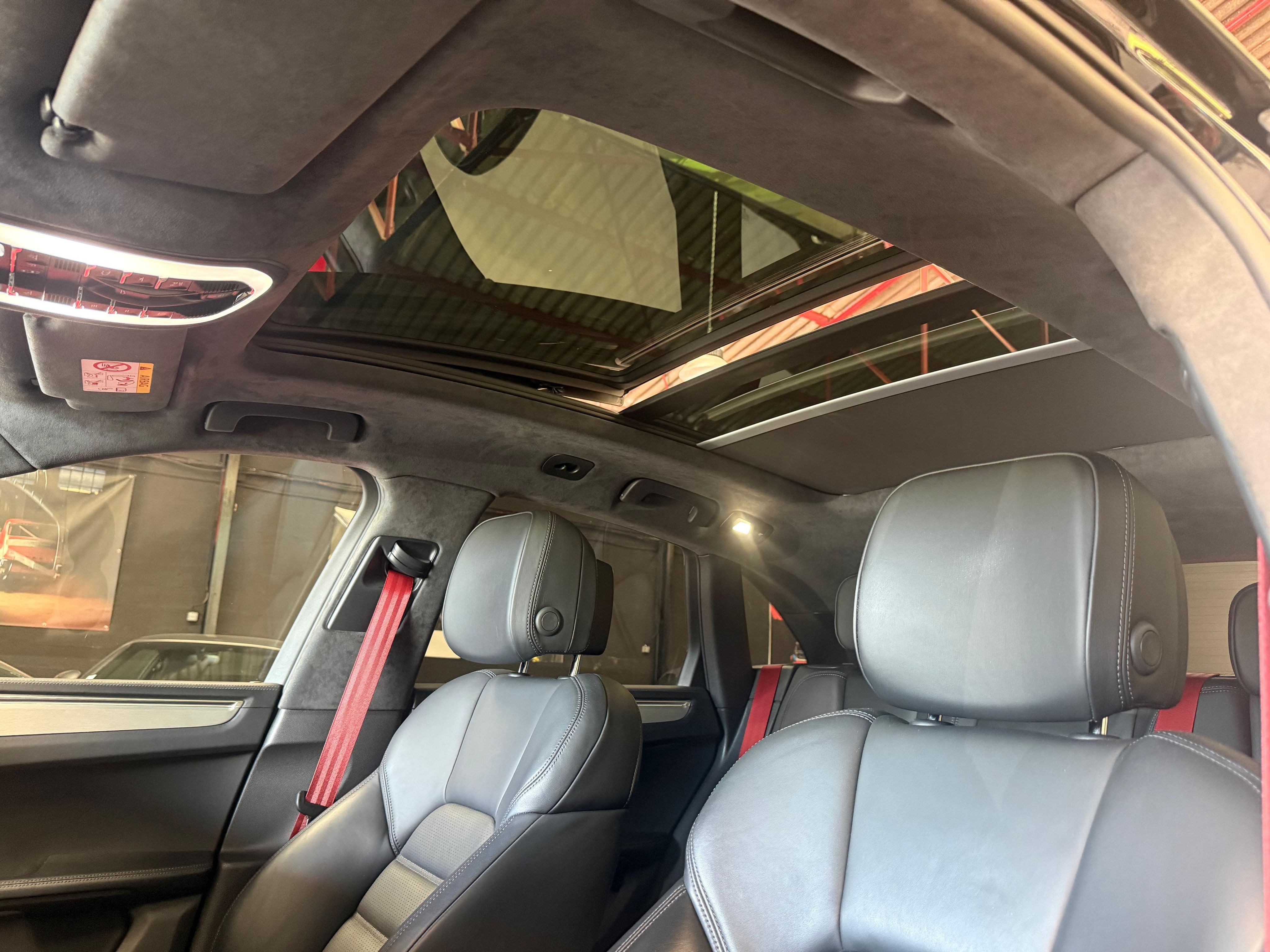 Porsche Macan Turbo 2015 — sieges (22)