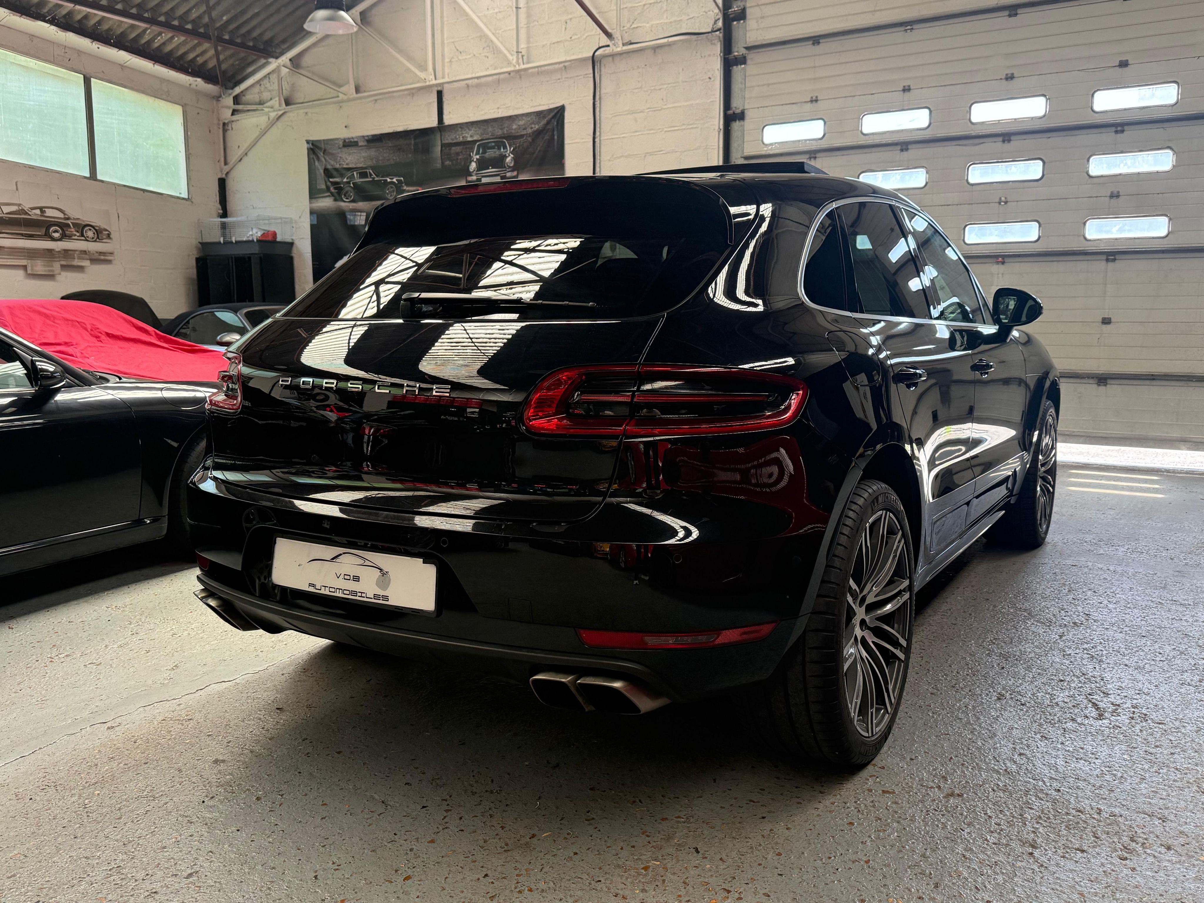 Porsche Macan Turbo 2015 — vue arriere trois-quarts (5)