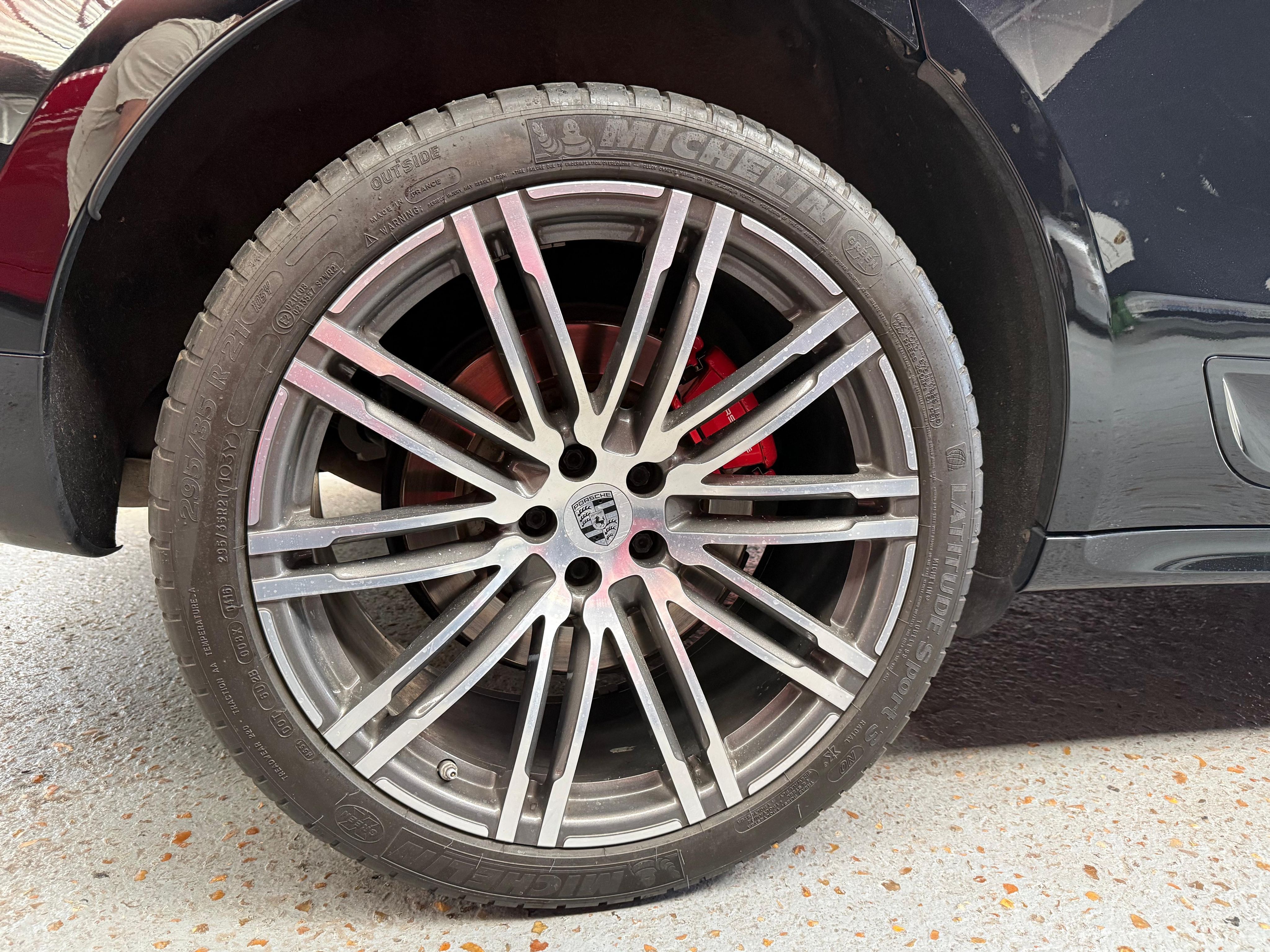 Porsche Macan Turbo 2015 — jante et pneumatique (30)