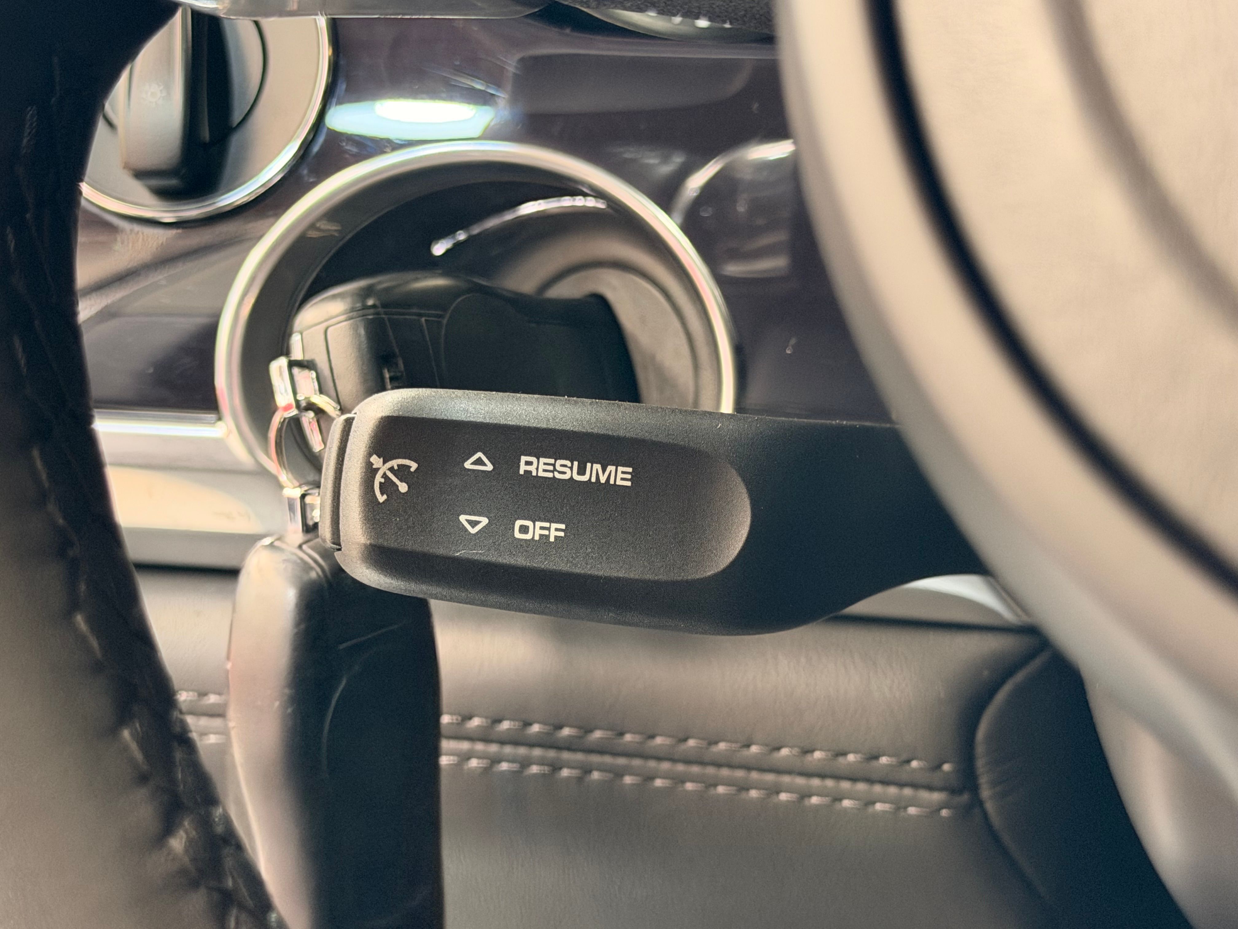 Porsche PANAMERA V8 4.8 400CV PDK /1Main 2010 — detail (43)