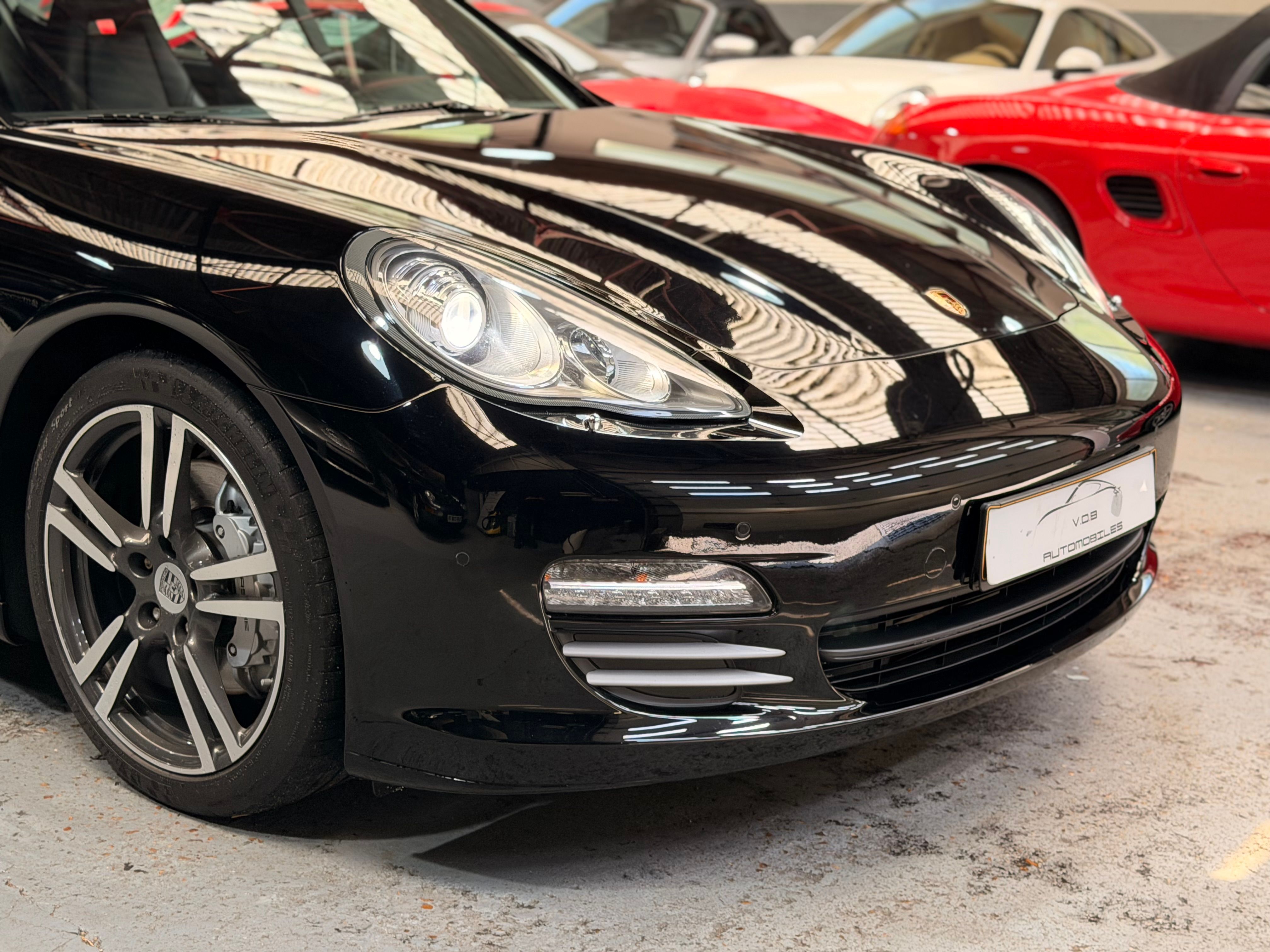 Porsche PANAMERA V8 4.8 400CV PDK /1Main 2010 — vue avant trois-quarts (3)