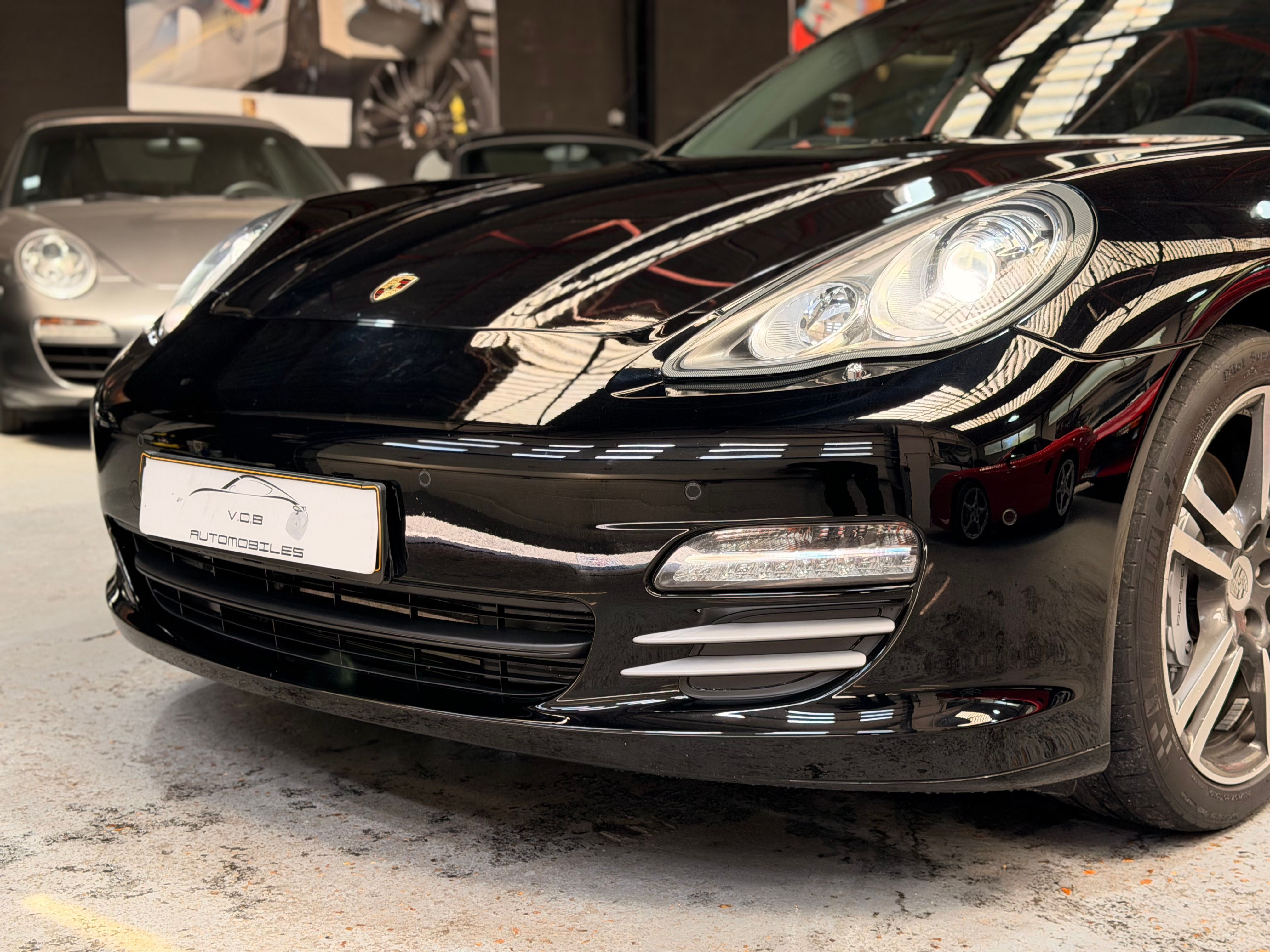 Porsche PANAMERA V8 4.8 400CV PDK /1Main 2010 — vue avant trois-quarts (5)