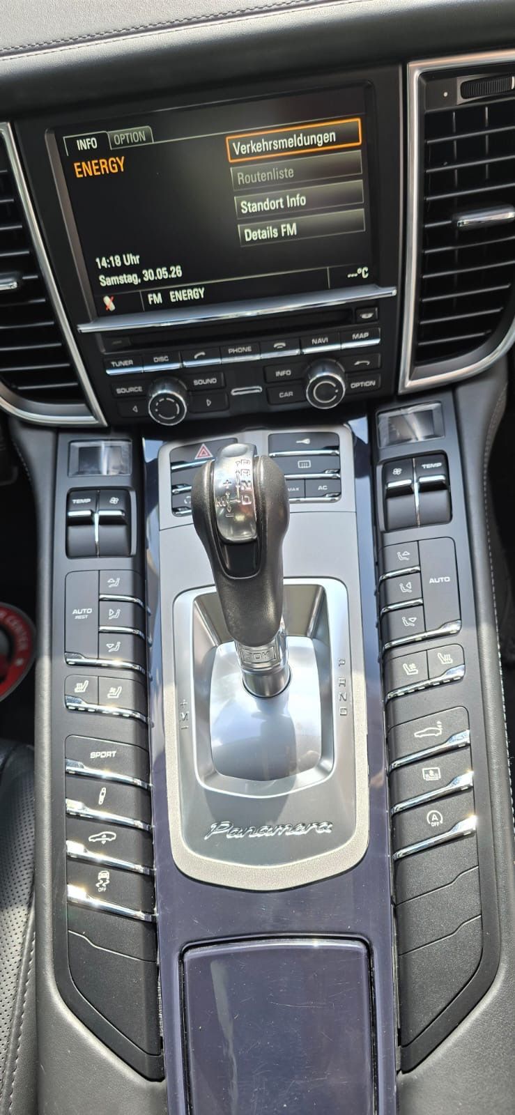 Porsche PANAMERA 4S 1Main 2010 — tableau de bord (3)