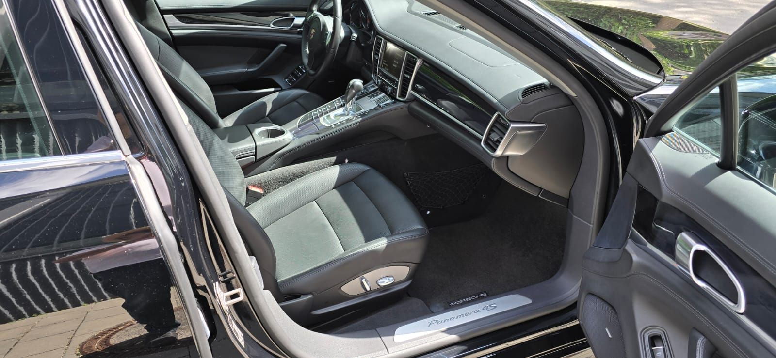 Porsche PANAMERA 4S 1Main 2010 — sieges (4)