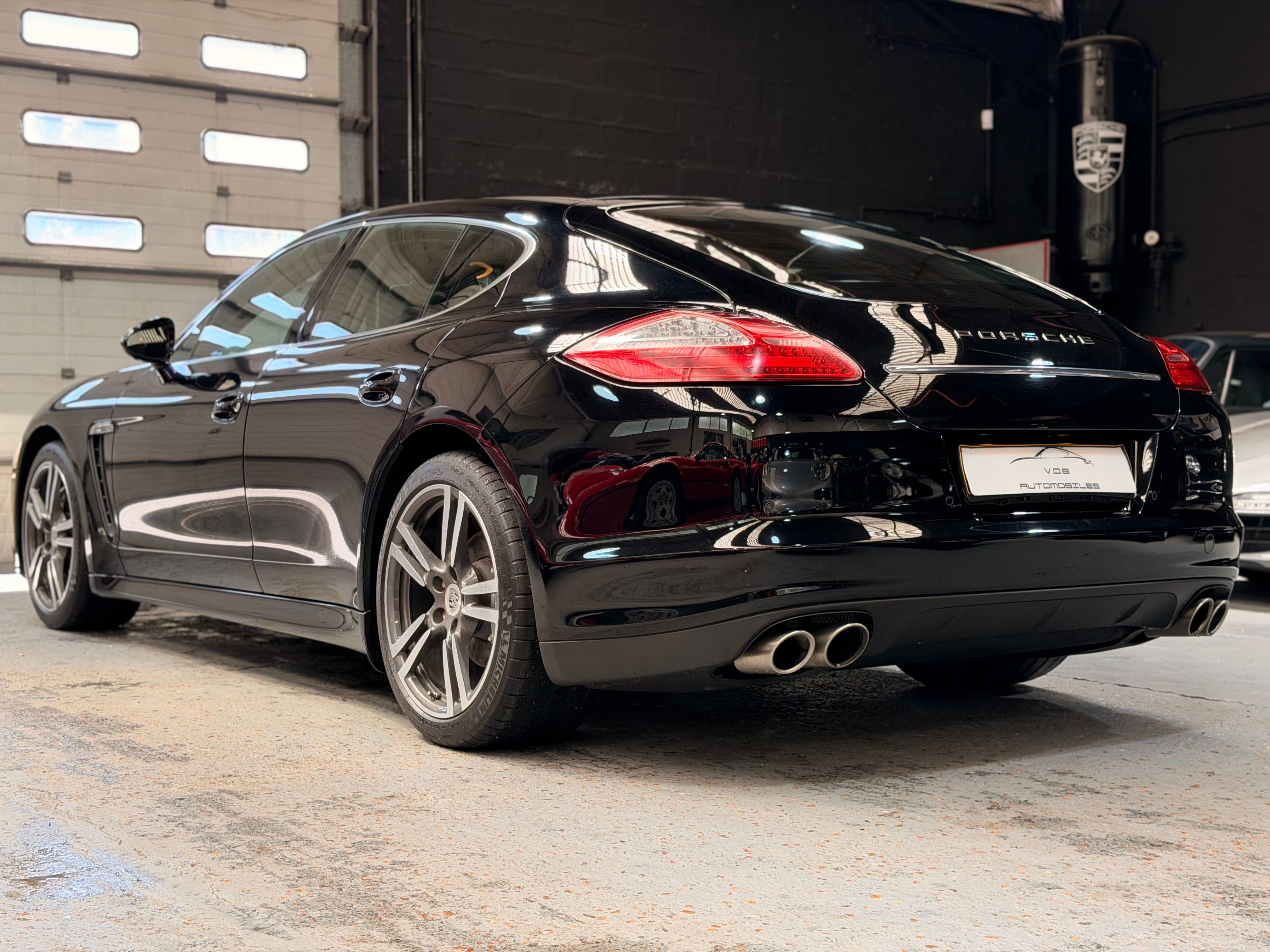 Porsche PANAMERA V8 4.8 400CV PDK /1Main 2010 — vue arriere trois-quarts (11)