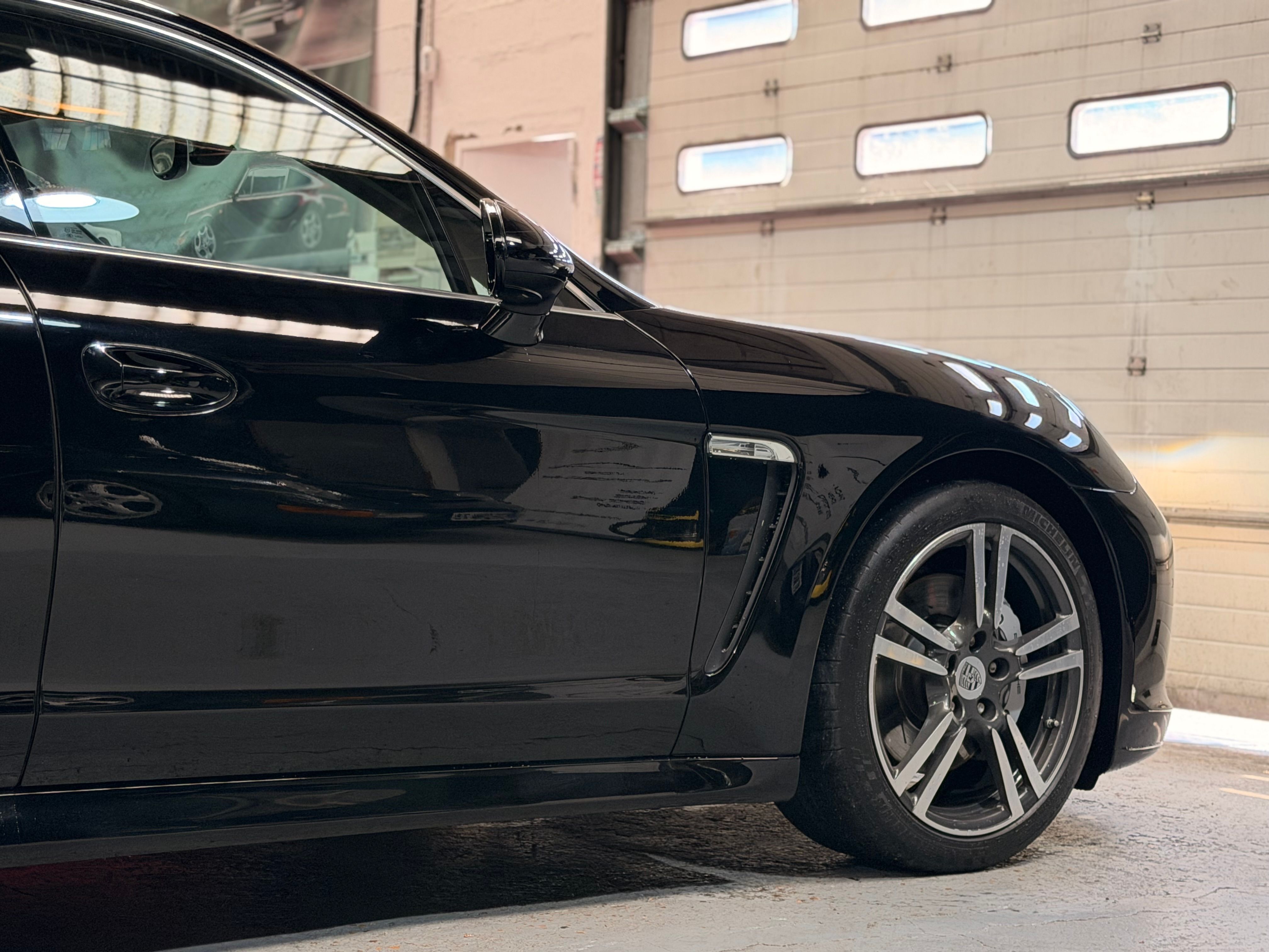 Porsche PANAMERA V8 4.8 400CV PDK /1Main 2010 — profil lateral (9)