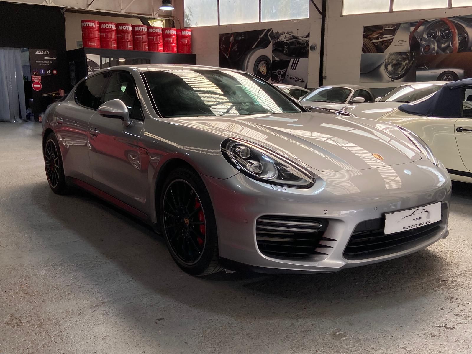 Porsche Panamera GTS 2014 — vue avant trois-quarts (2)