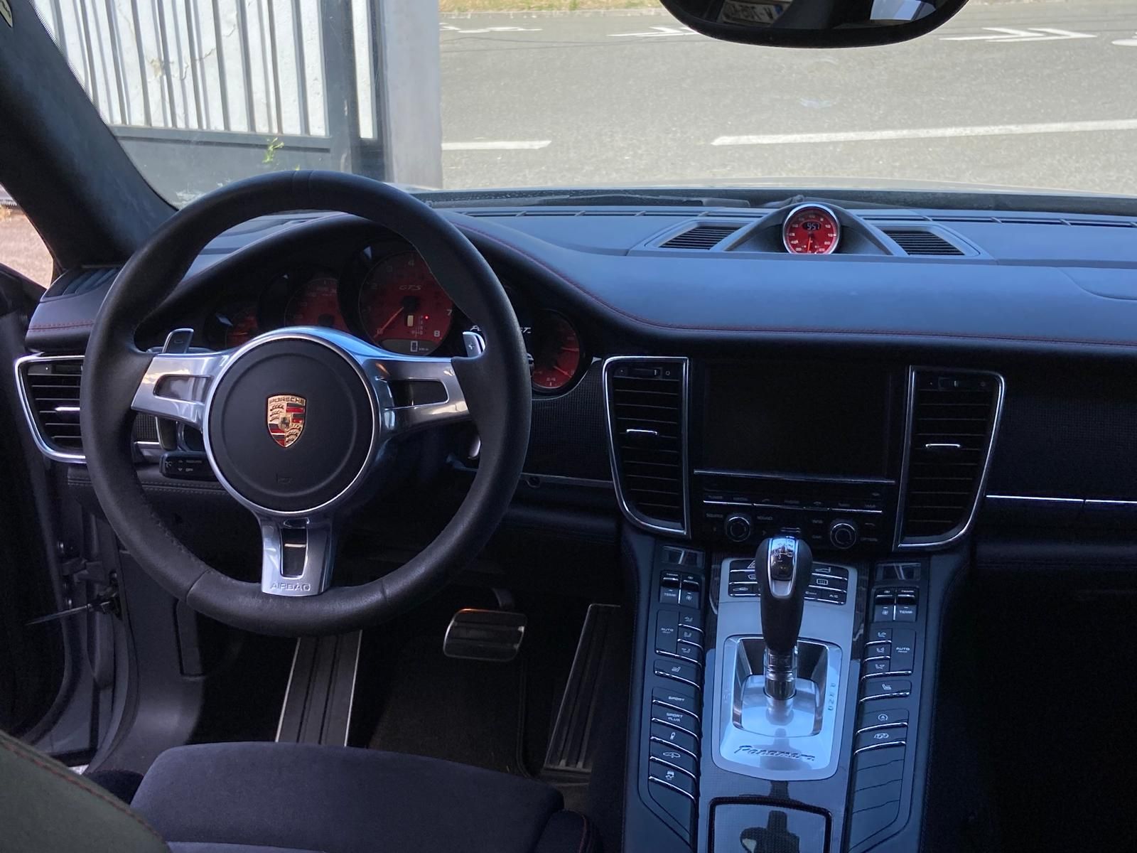 Porsche Panamera GTS 2014 — tableau de bord (16)