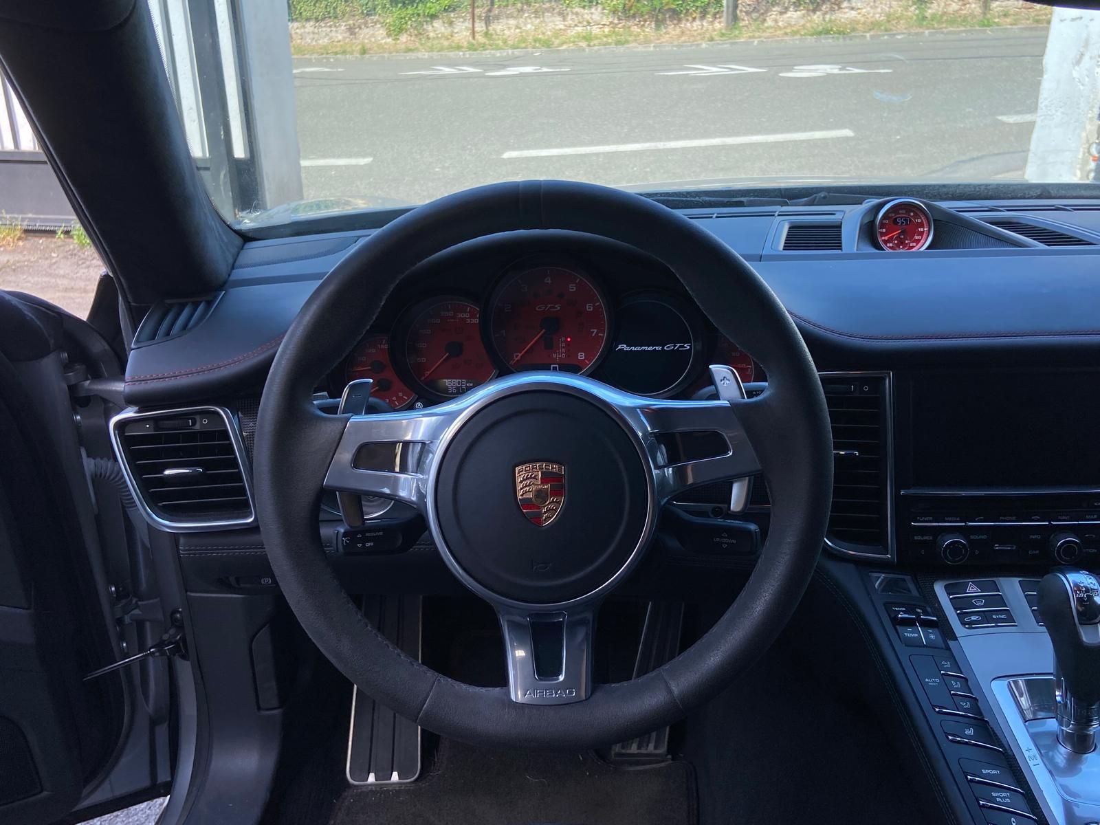 Porsche Panamera GTS 2014 — tableau de bord (17)