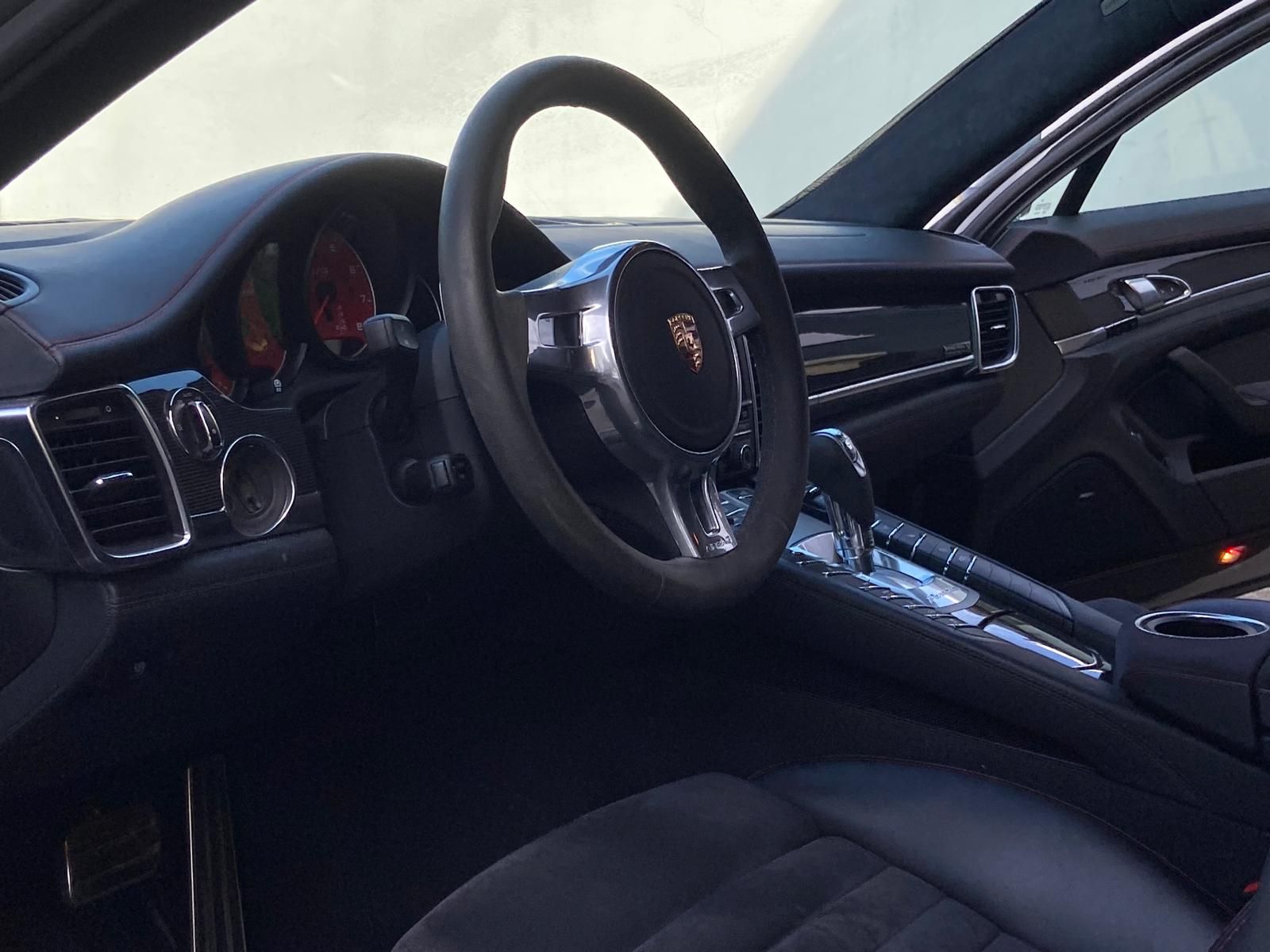 Porsche Panamera GTS 2014 — tableau de bord (19)