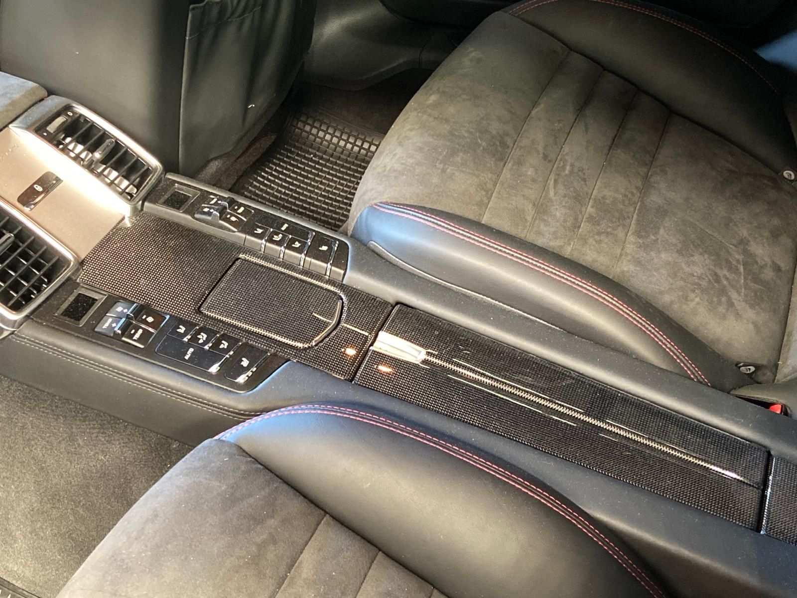 Porsche Panamera GTS 2014 — places arriere (30)