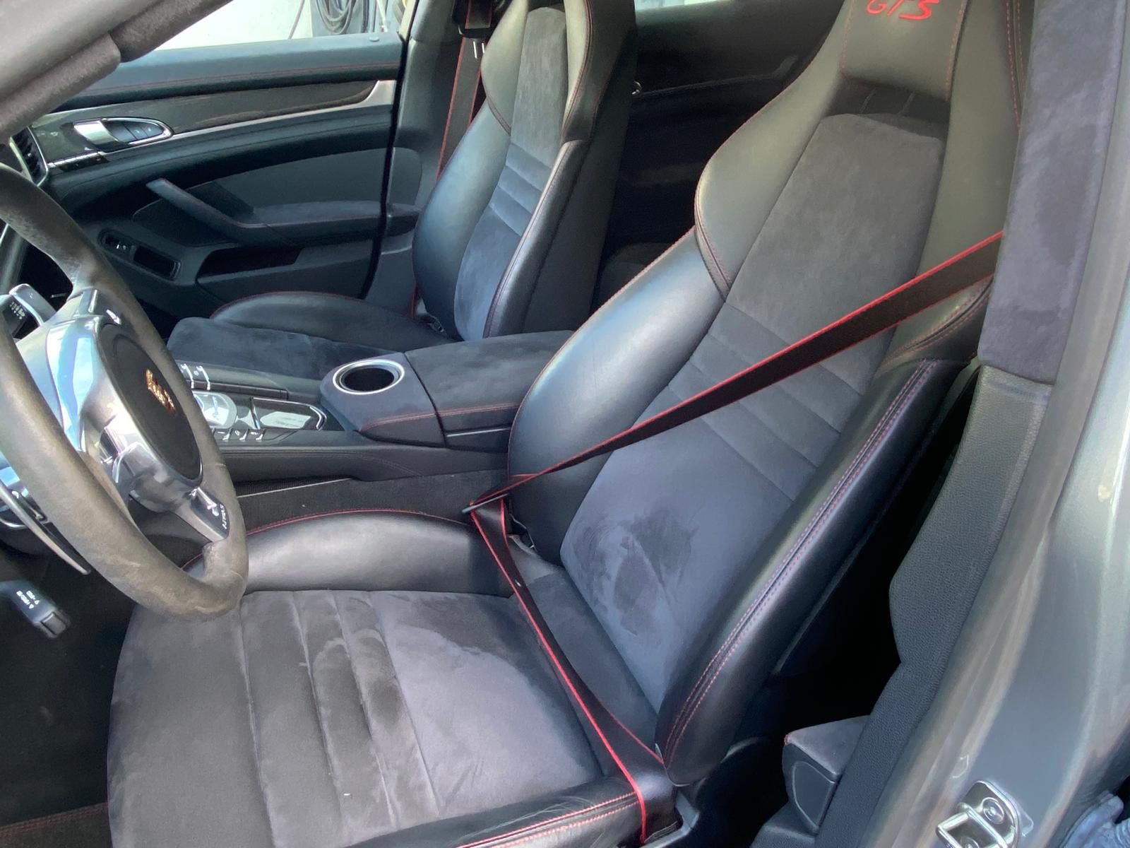 Porsche Panamera GTS 2014 — sieges (27)