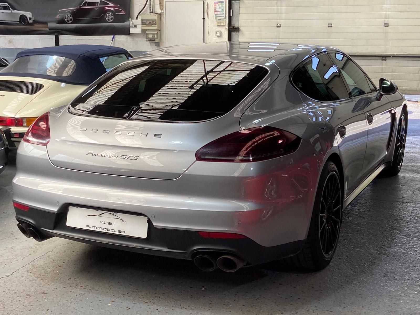 Porsche Panamera GTS 2014 — vue arriere trois-quarts (10)